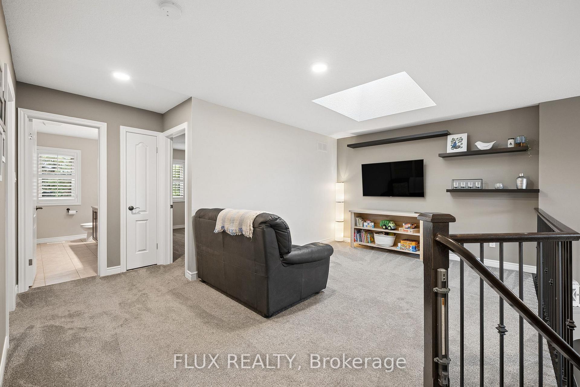 Photo 23 of 142 Maplecrest Drive, Woolwich, Breslau — HOMEH