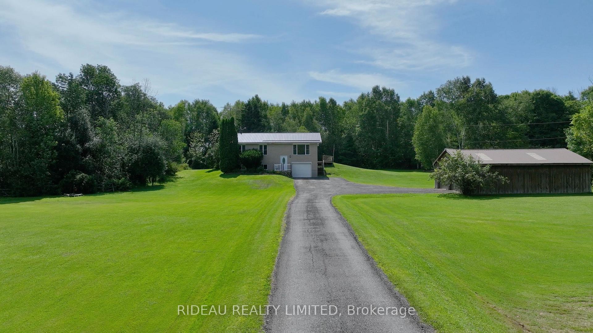 Photo 2 of 93 Mallens Road, Rideau Lakes, Rideau Lakes (South Crosby) Twp — HOMEH