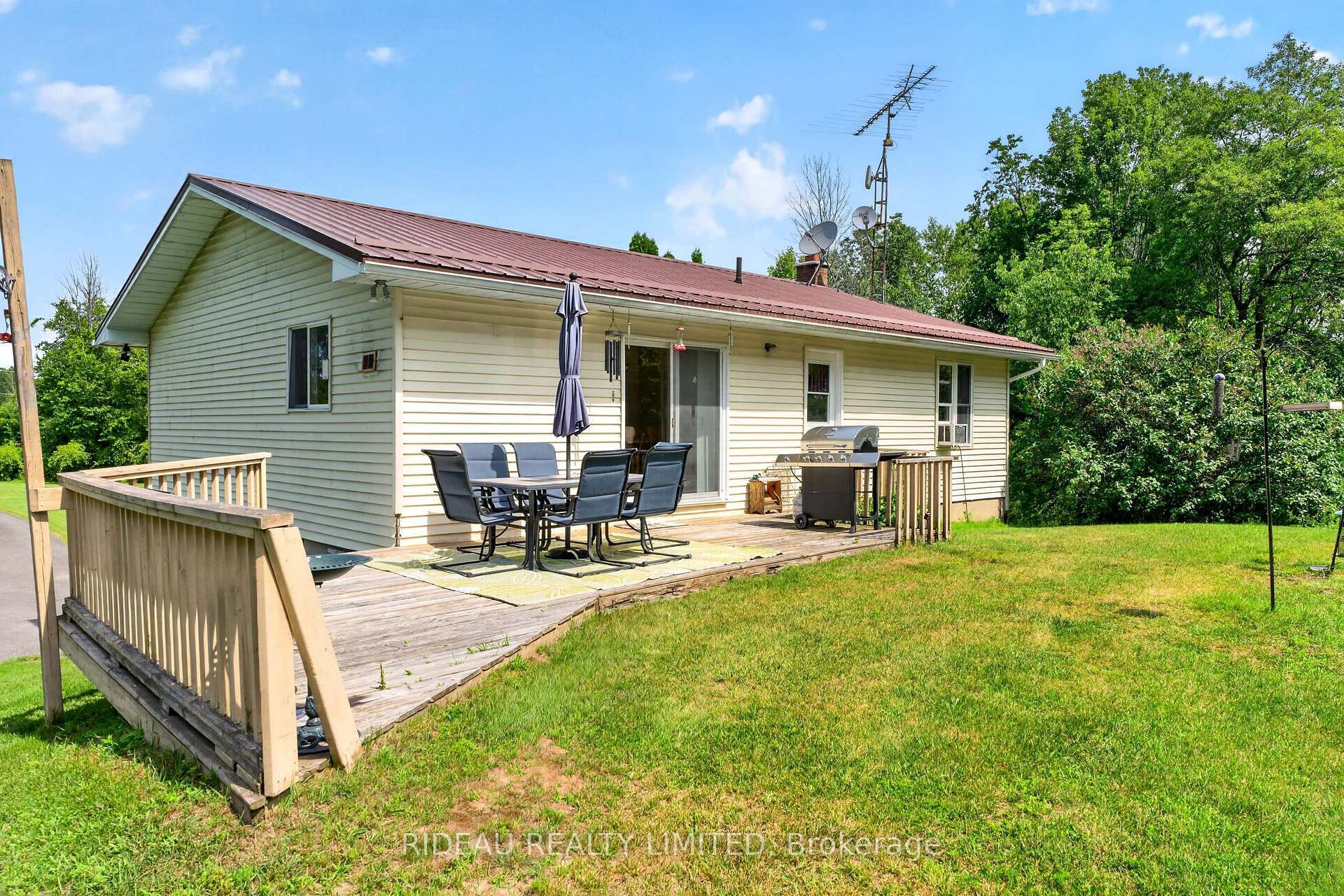 Photo 5 of 93 Mallens Road, Rideau Lakes, Rideau Lakes (South Crosby) Twp — HOMEH