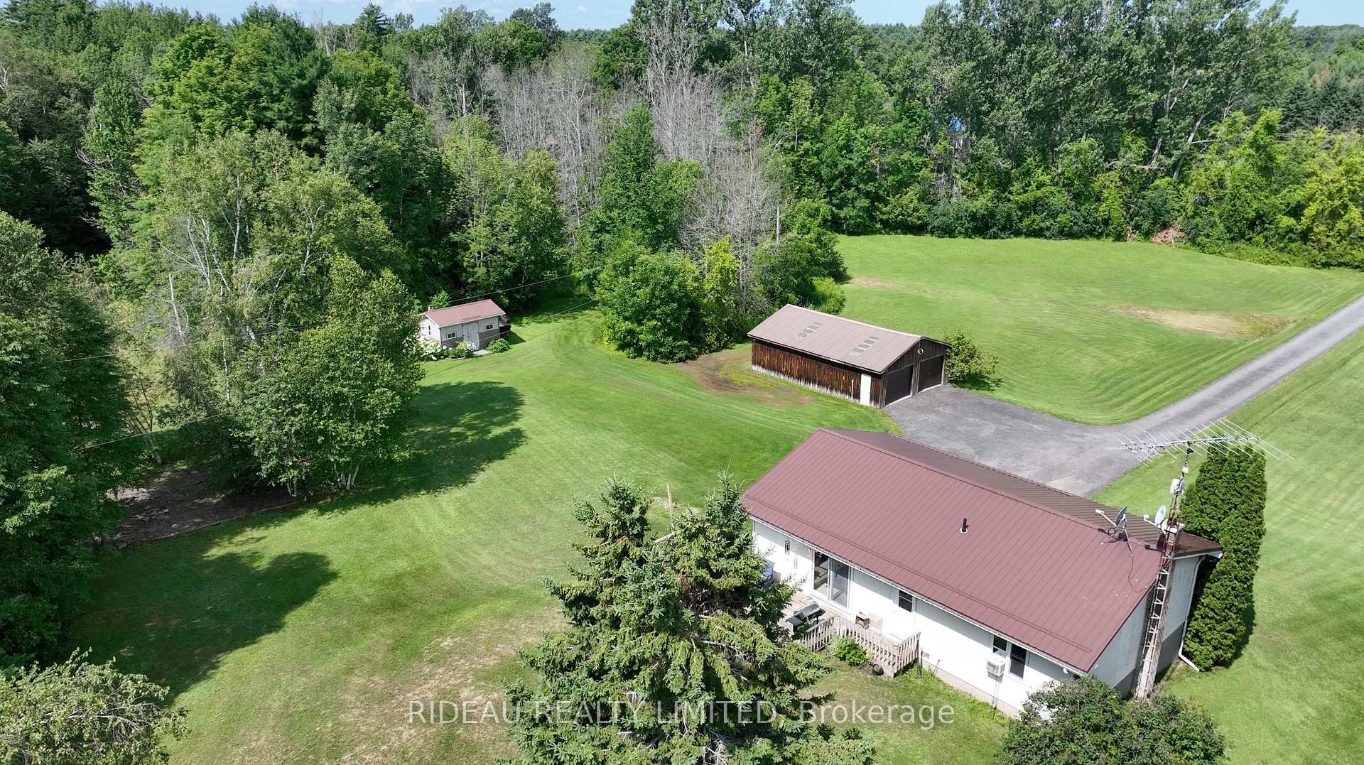 Photo 10 of 93 Mallens Road, Rideau Lakes, Rideau Lakes (South Crosby) Twp — HOMEH