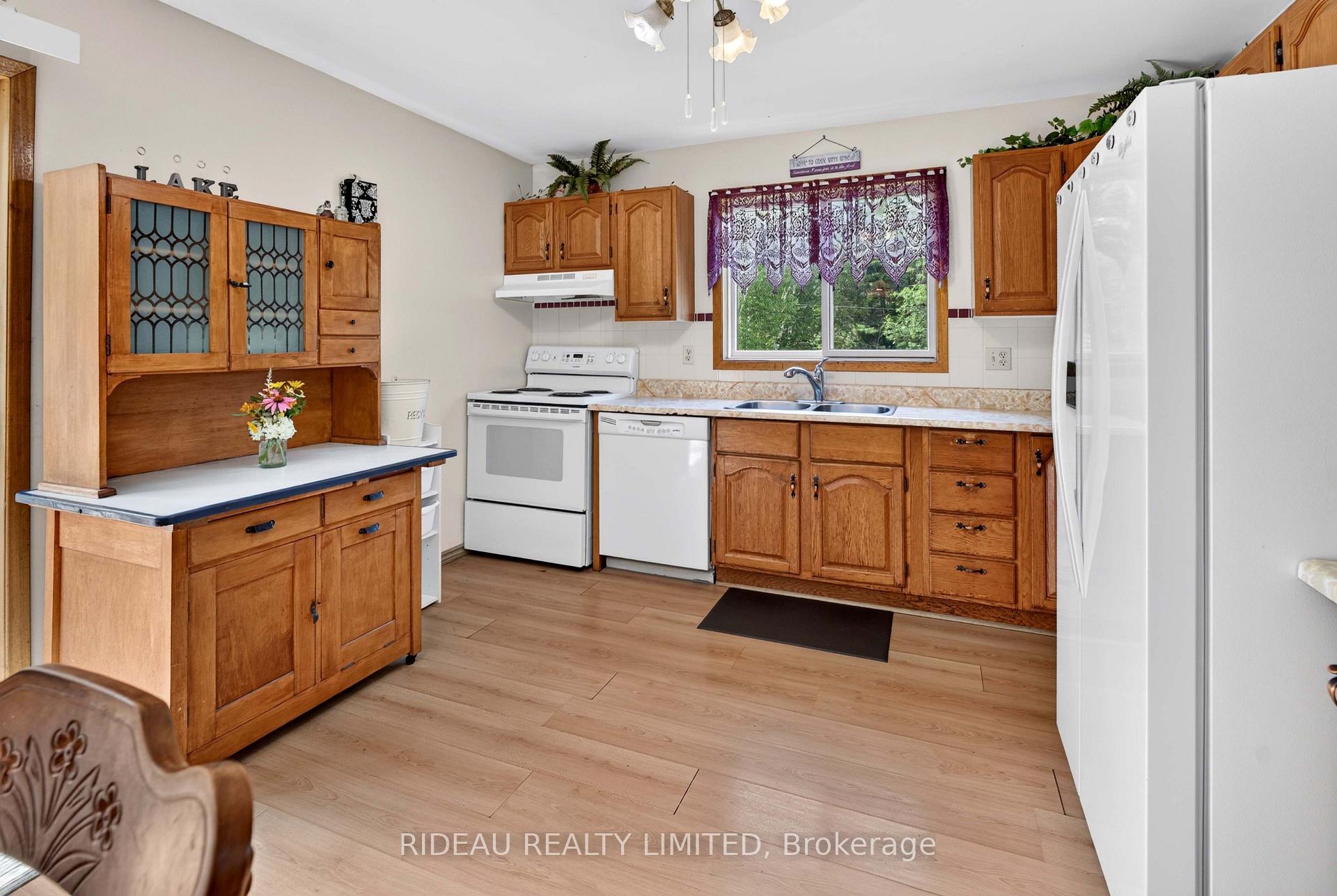 Photo 16 of 93 Mallens Road, Rideau Lakes, Rideau Lakes (South Crosby) Twp — HOMEH