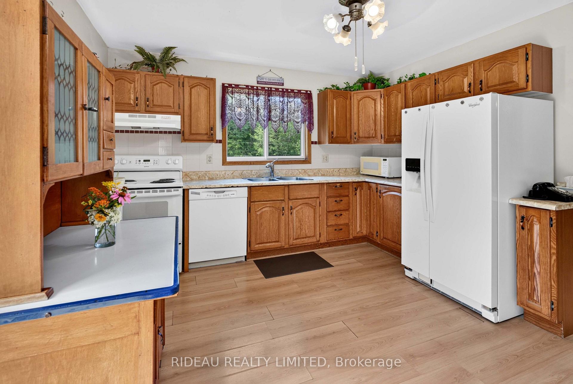 Photo 17 of 93 Mallens Road, Rideau Lakes, Rideau Lakes (South Crosby) Twp — HOMEH