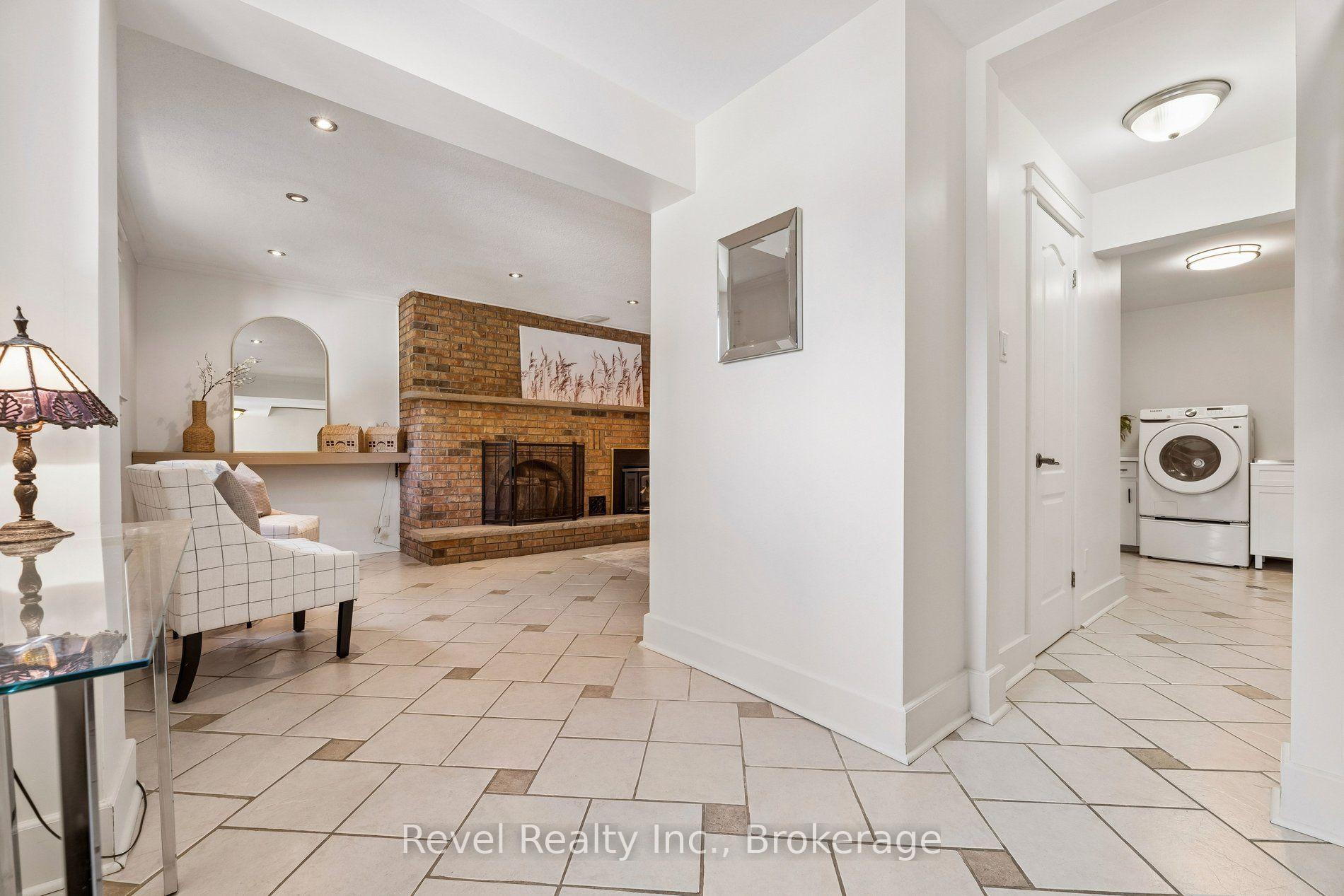 Photo 4 of 41 Lakeview Boulevard, Kawartha Lakes, Little Britain — HOMEH