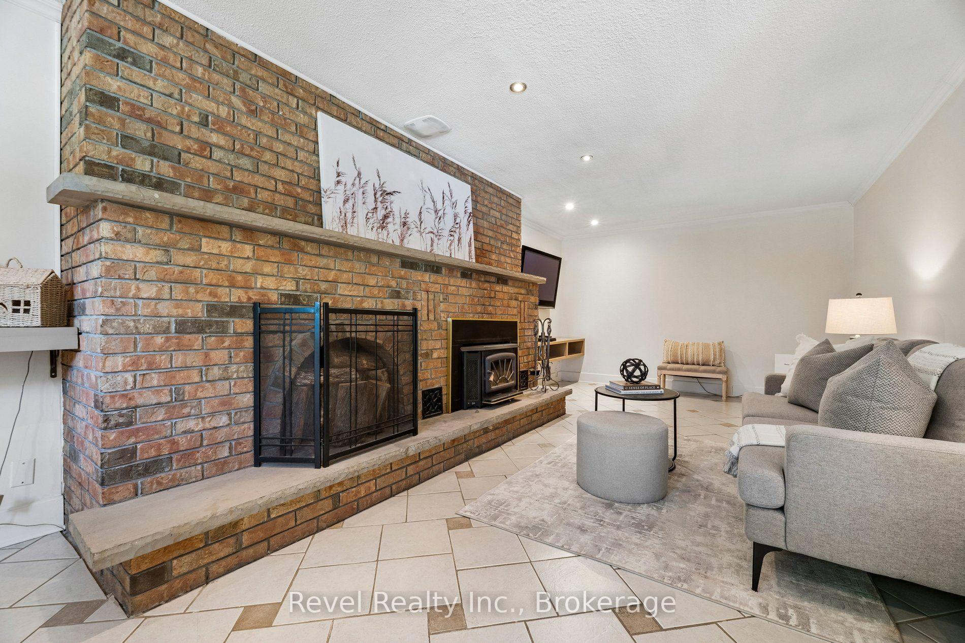 Photo 5 of 41 Lakeview Boulevard, Kawartha Lakes, Little Britain — HOMEH