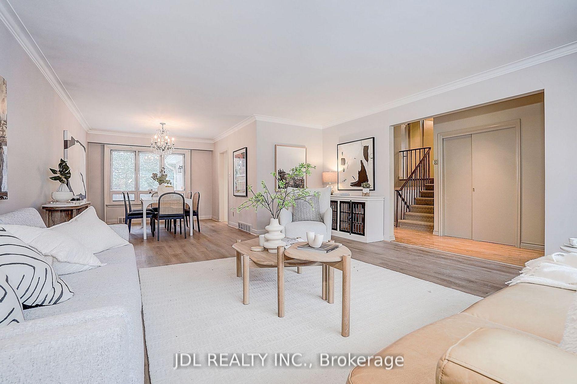 Photo 7 of 87 Munro Boulevard, North York, St. Andrew-Windfields — HOMEH
