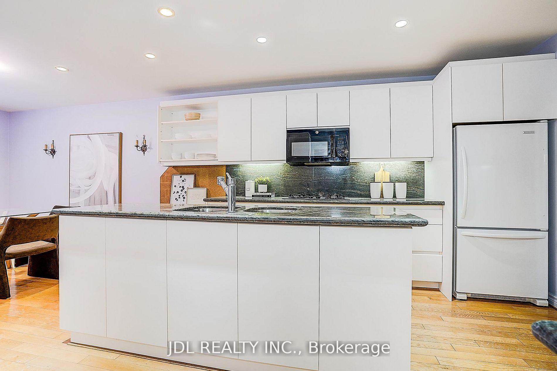 Photo 11 of 87 Munro Boulevard, North York, St. Andrew-Windfields — HOMEH