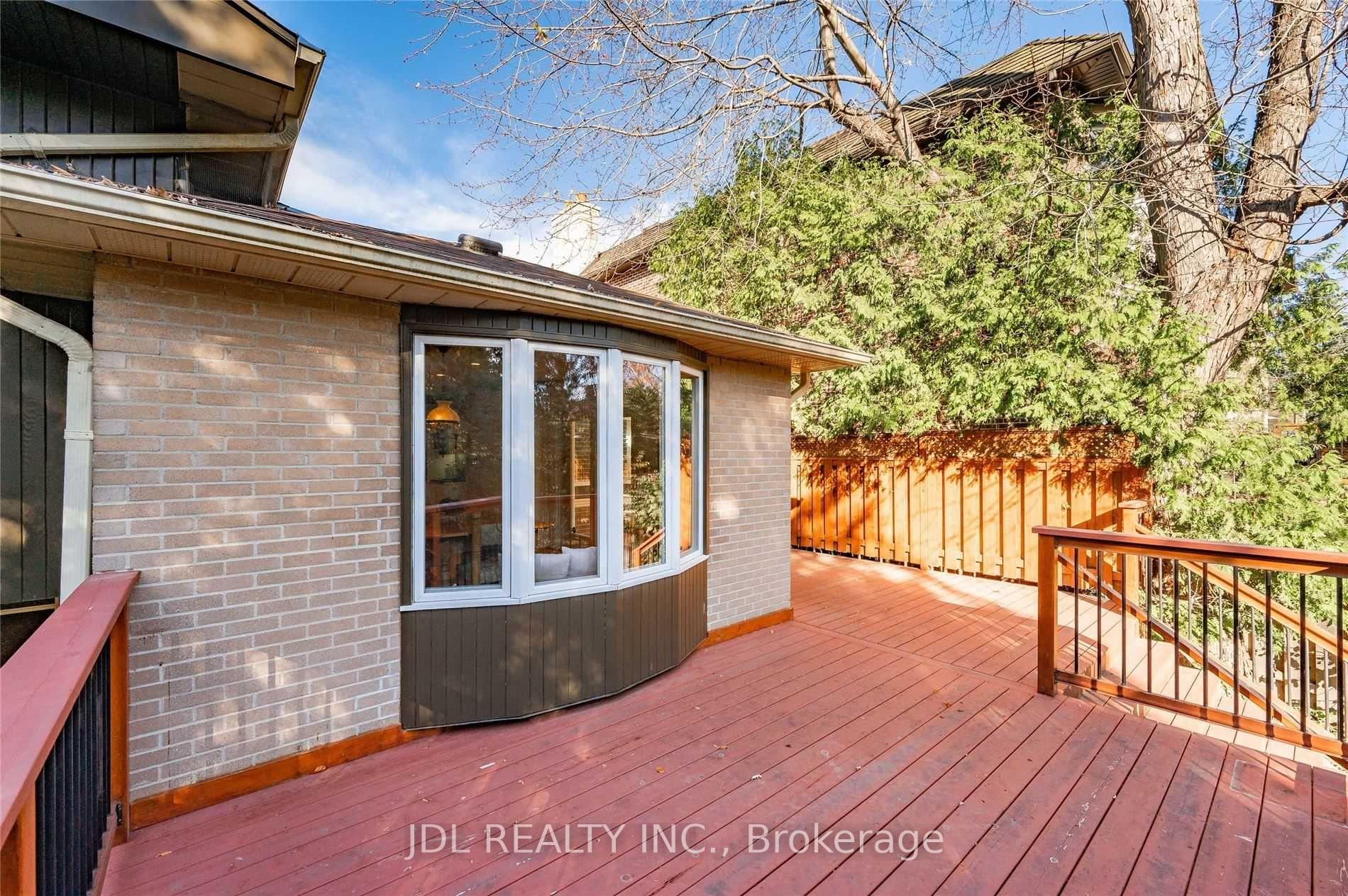 Photo 16 of 87 Munro Boulevard, North York, St. Andrew-Windfields — HOMEH