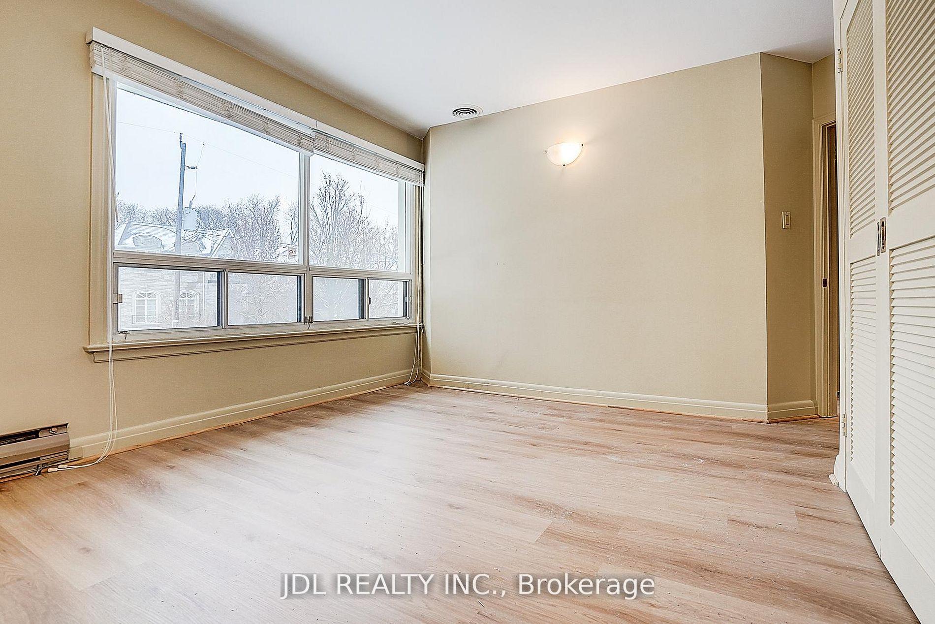 Photo 25 of 87 Munro Boulevard, North York, St. Andrew-Windfields — HOMEH