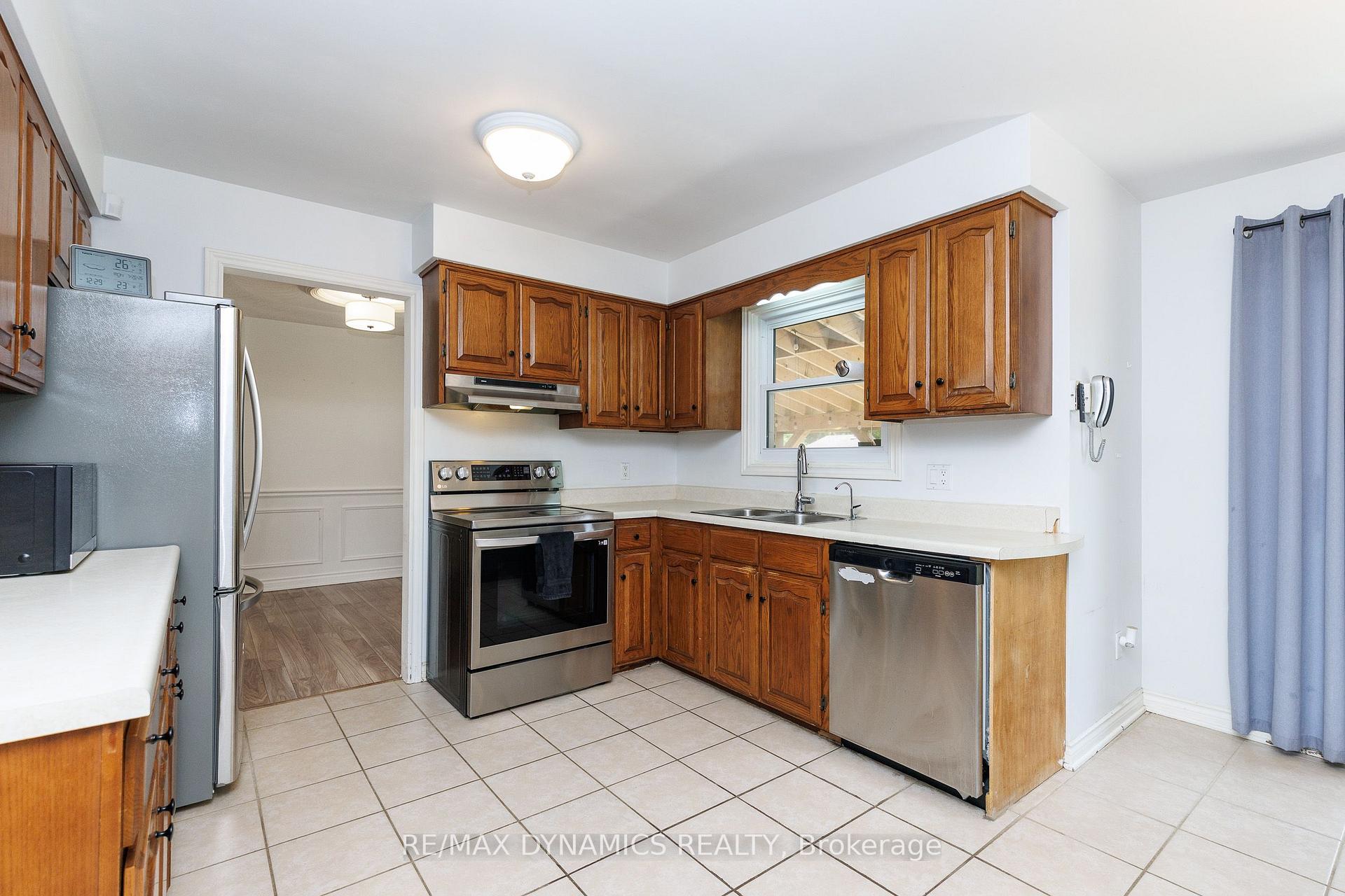 Photo 9 of 7362 Woodgate Street, Niagara Falls, Casey — HOMEH