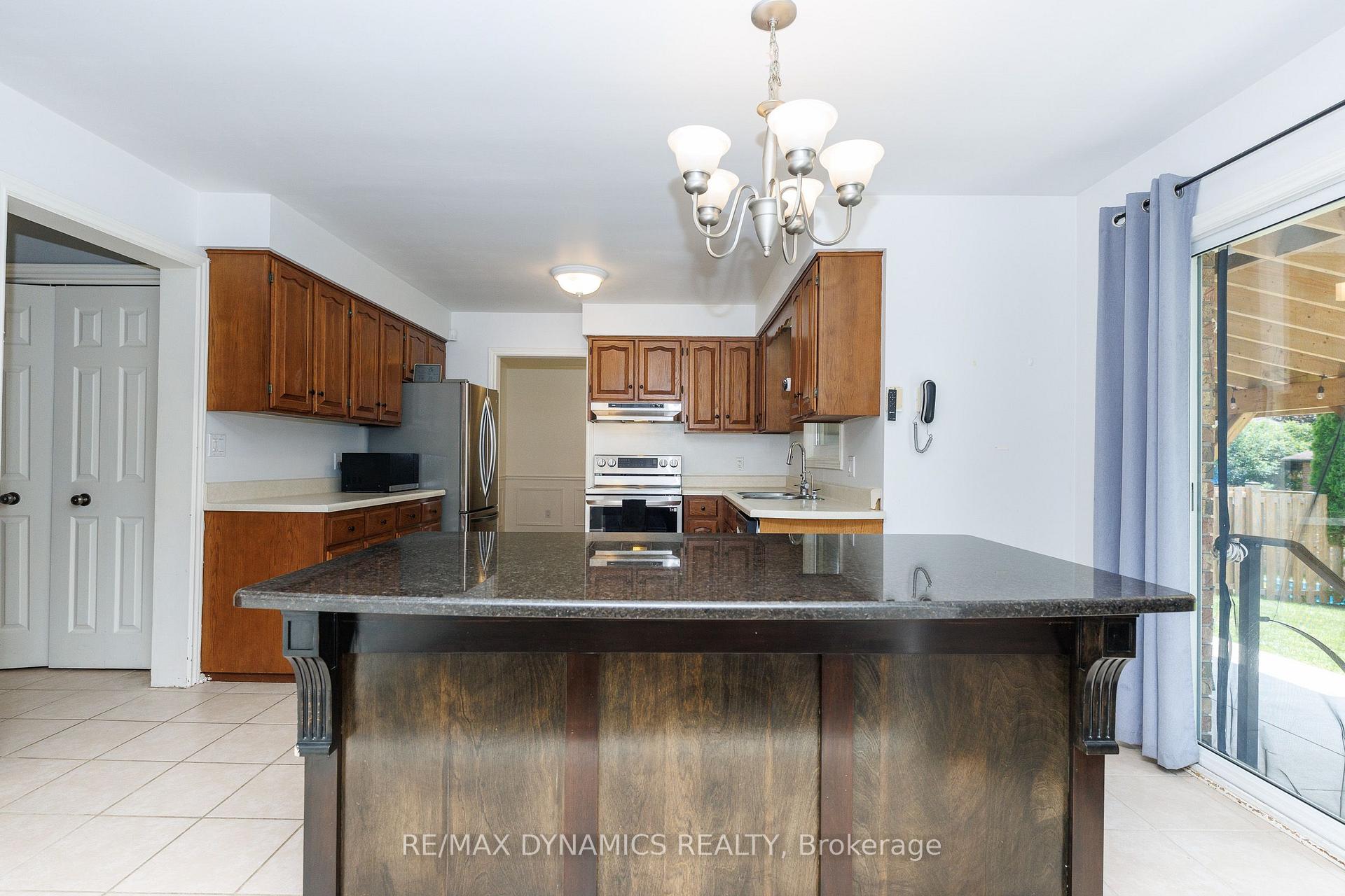 Photo 13 of 7362 Woodgate Street, Niagara Falls, Casey — HOMEH