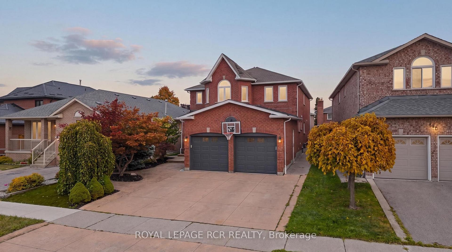 Photo 2 of 194 Andy Crescent, Vaughan, Elder Mills — HOMEH