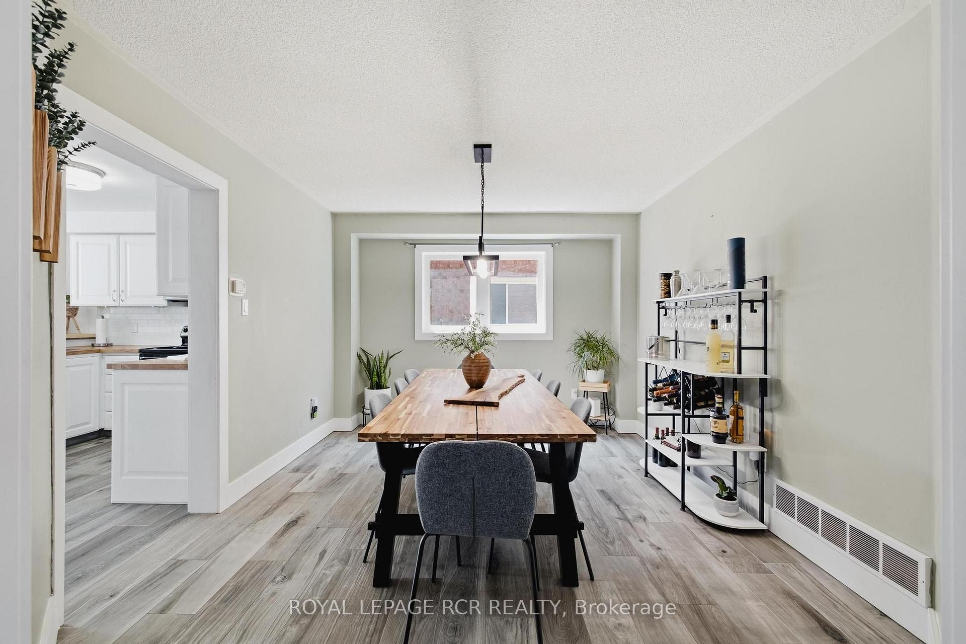 Photo 11 of 194 Andy Crescent, Vaughan, Elder Mills — HOMEH