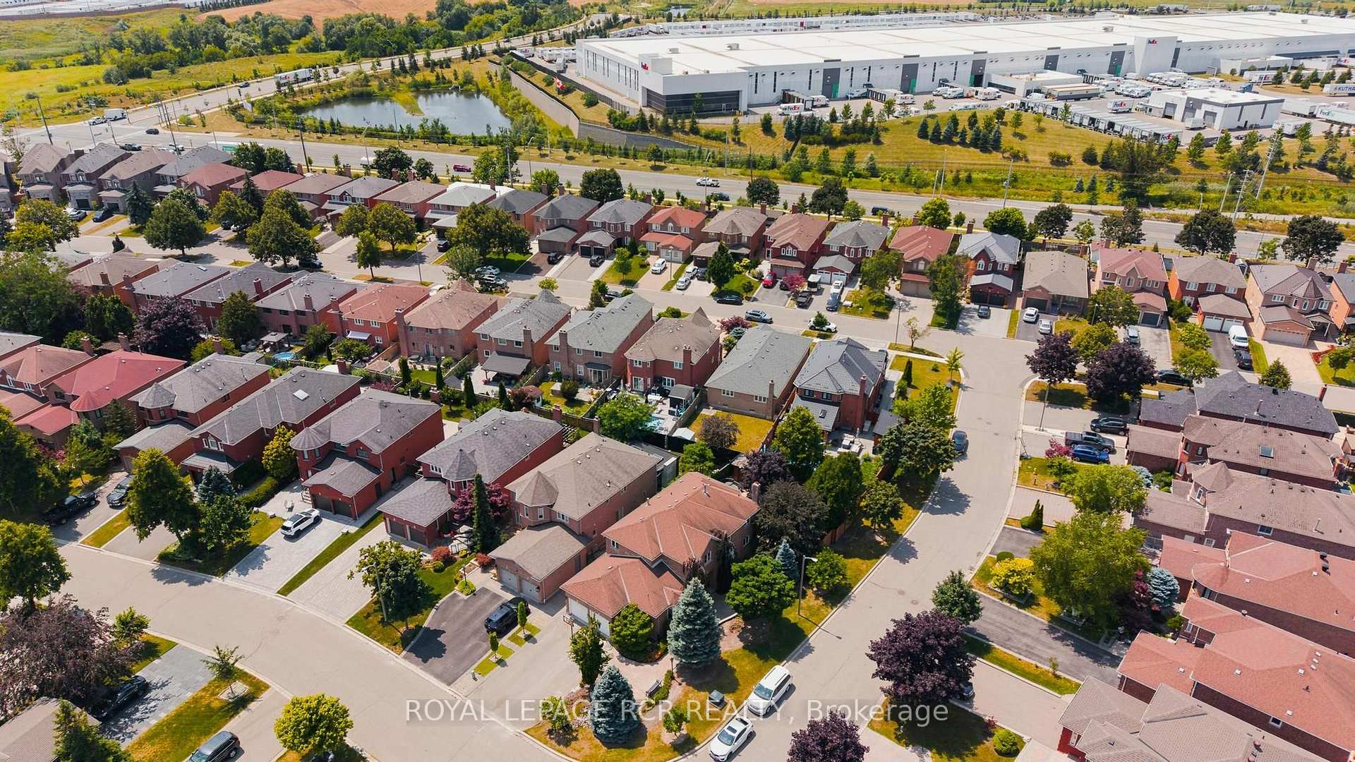 Photo 38 of 194 Andy Crescent, Vaughan, Elder Mills — HOMEH