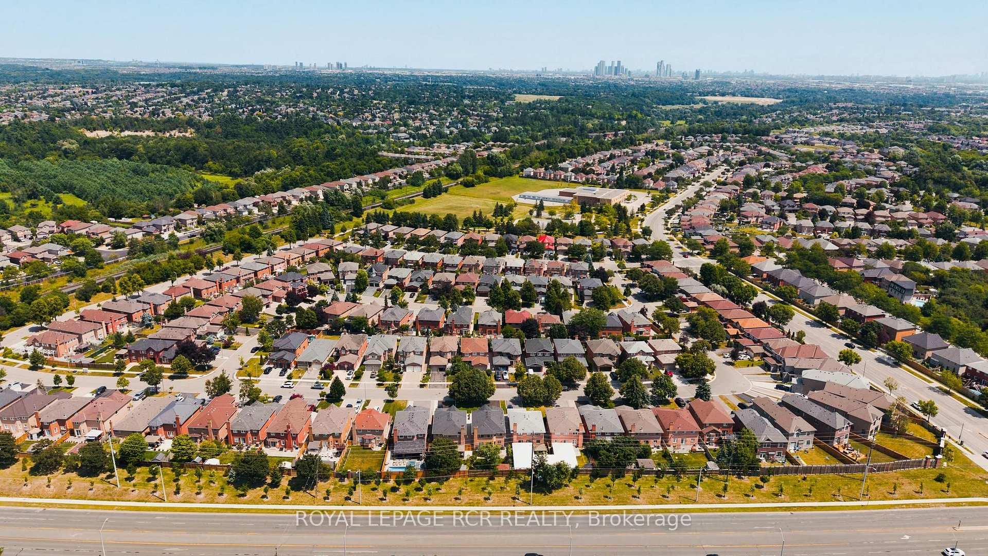 Photo 39 of 194 Andy Crescent, Vaughan, Elder Mills — HOMEH