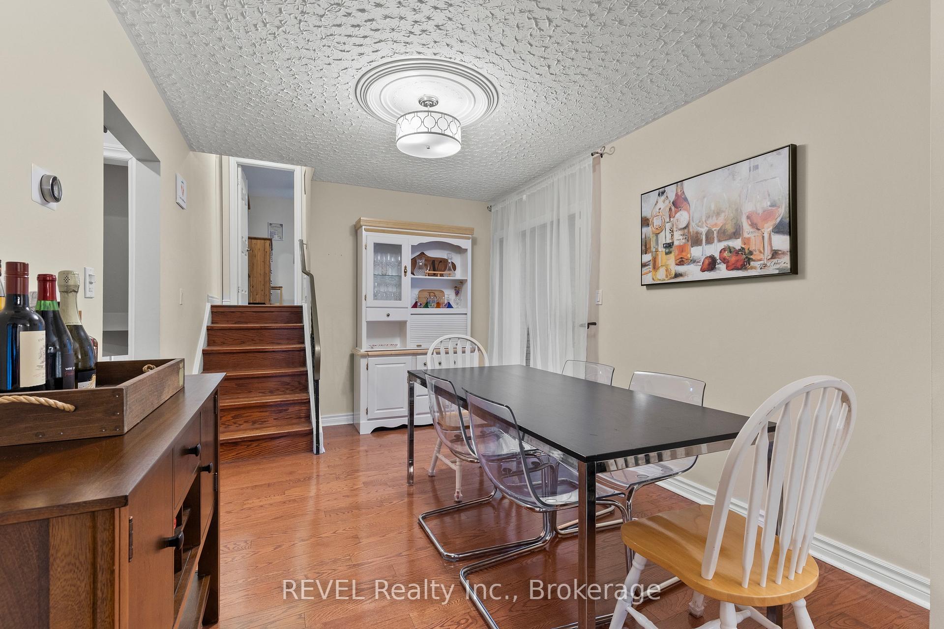 Photo 9 of 7782 Badger Road, Niagara Falls, West Wood — HOMEH