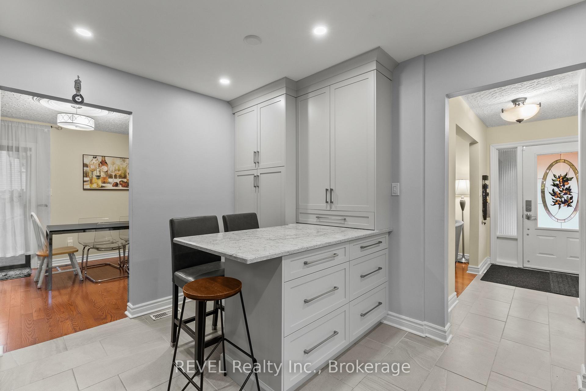 Photo 13 of 7782 Badger Road, Niagara Falls, West Wood — HOMEH