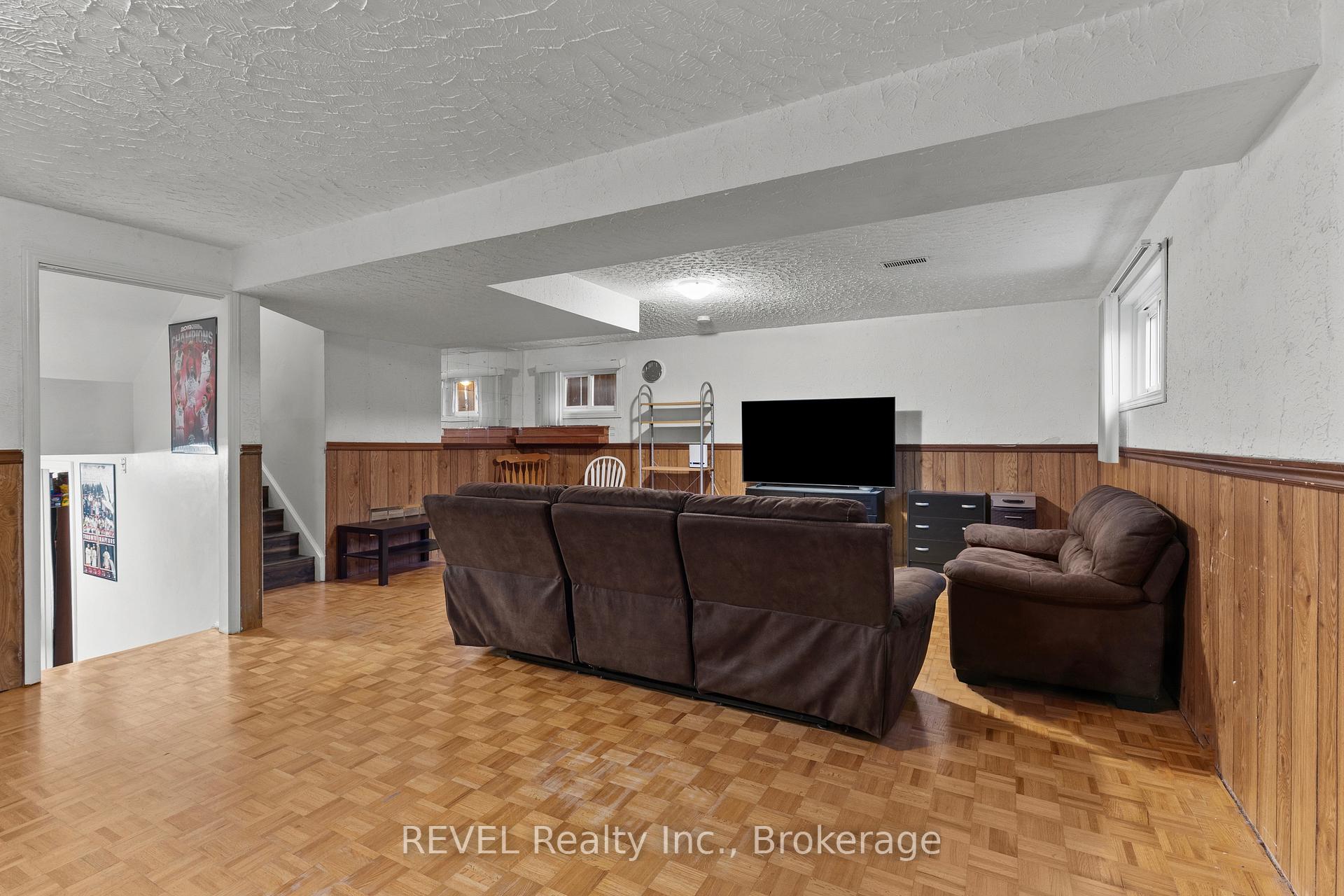 Photo 19 of 7782 Badger Road, Niagara Falls, West Wood — HOMEH