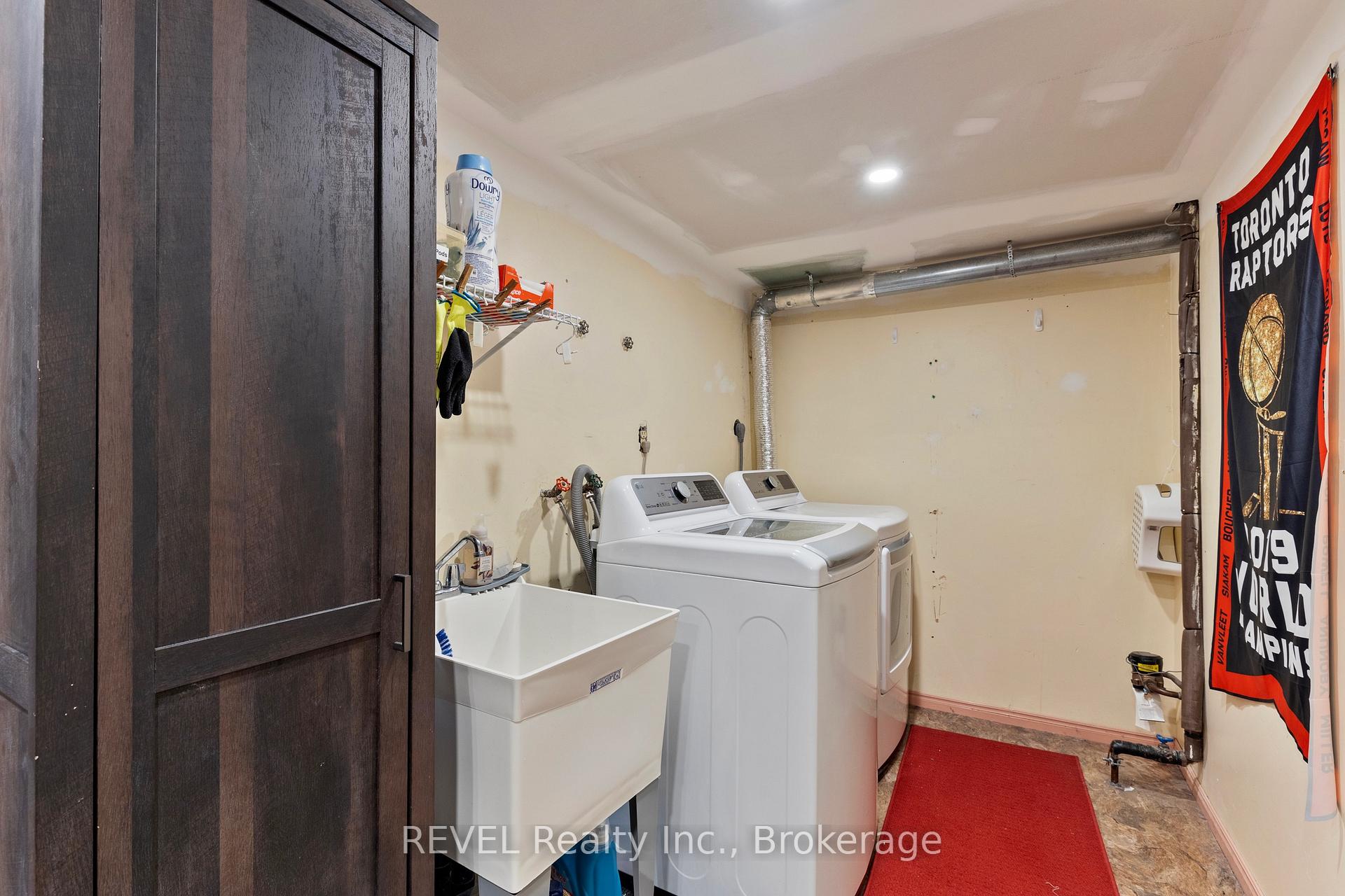 Photo 22 of 7782 Badger Road, Niagara Falls, West Wood — HOMEH