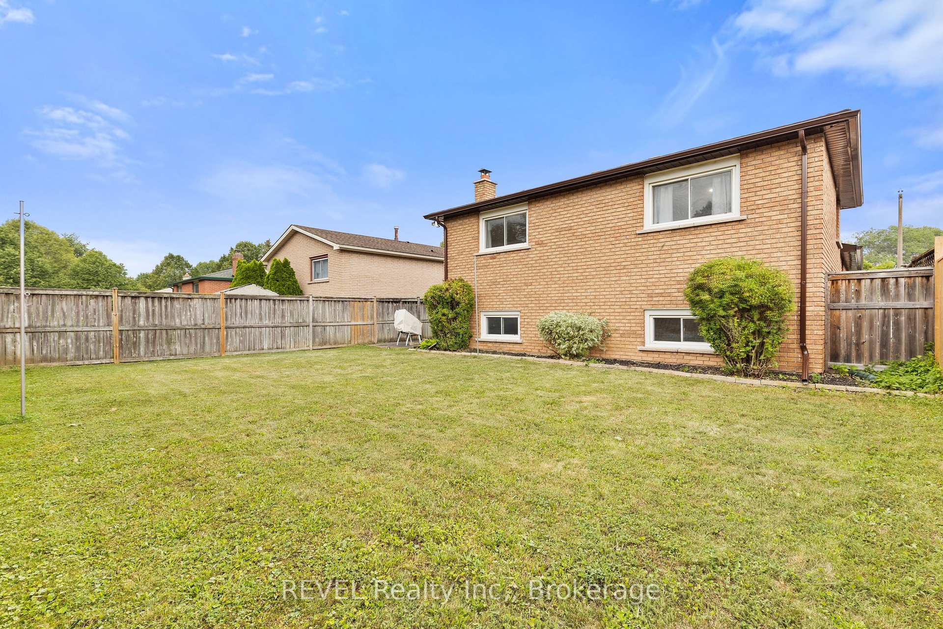 Photo 24 of 7782 Badger Road, Niagara Falls, West Wood — HOMEH