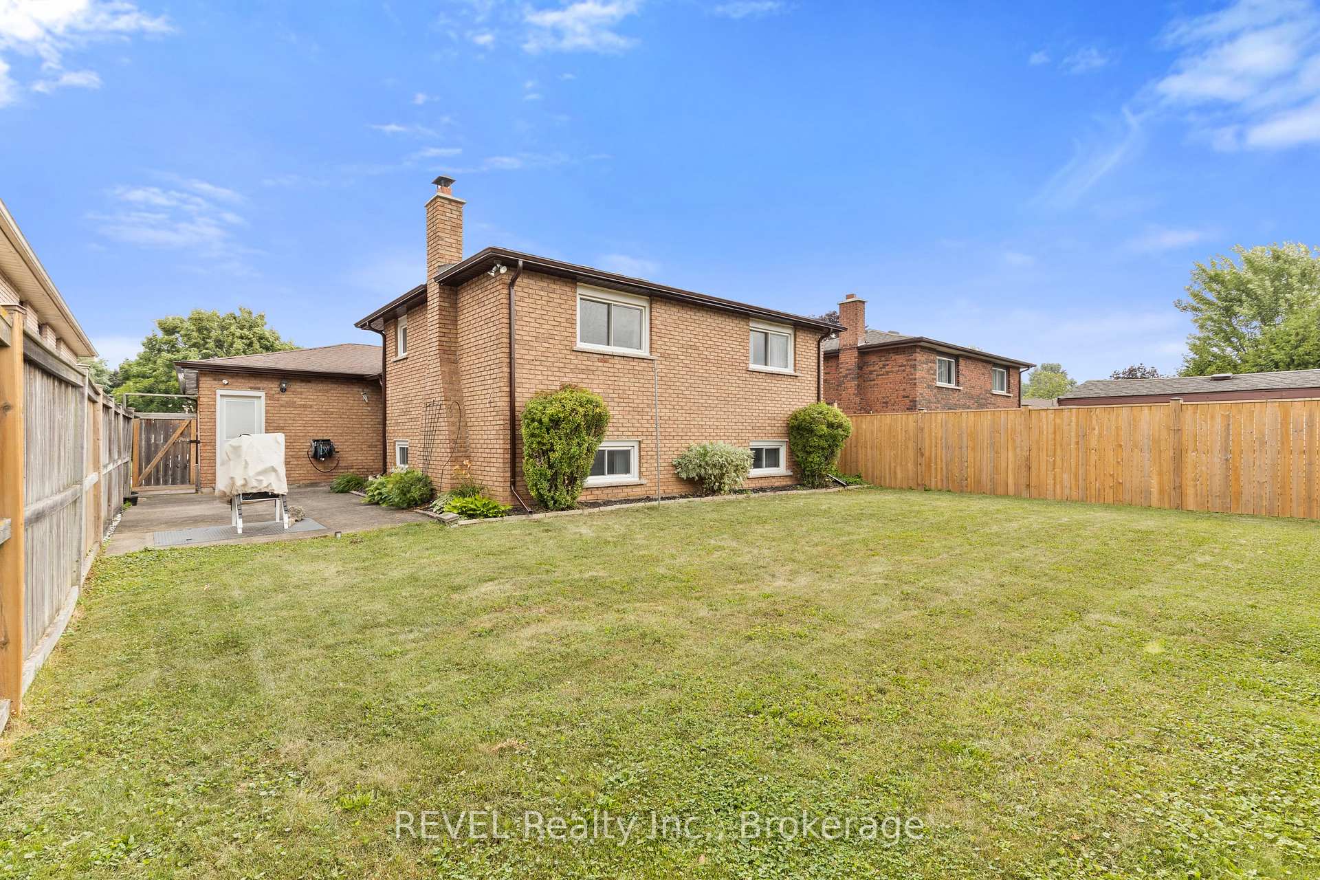 Photo 25 of 7782 Badger Road, Niagara Falls, West Wood — HOMEH