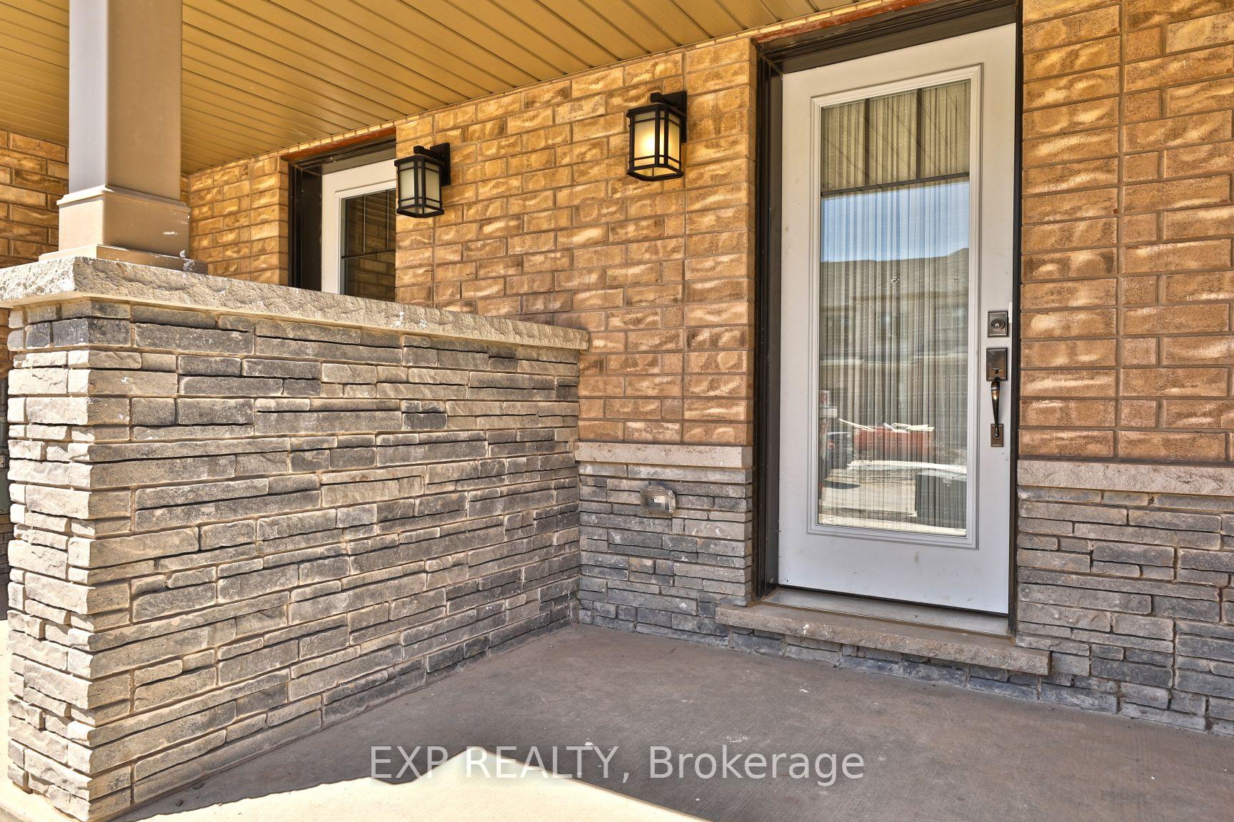 Photo 3 of 7 Pagebrook Crescent, Hamilton, Stoney Creek — HOMEH