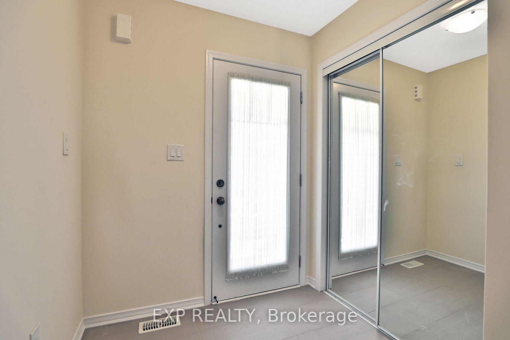 Photo 4 of 7 Pagebrook Crescent, Hamilton, Stoney Creek — HOMEH