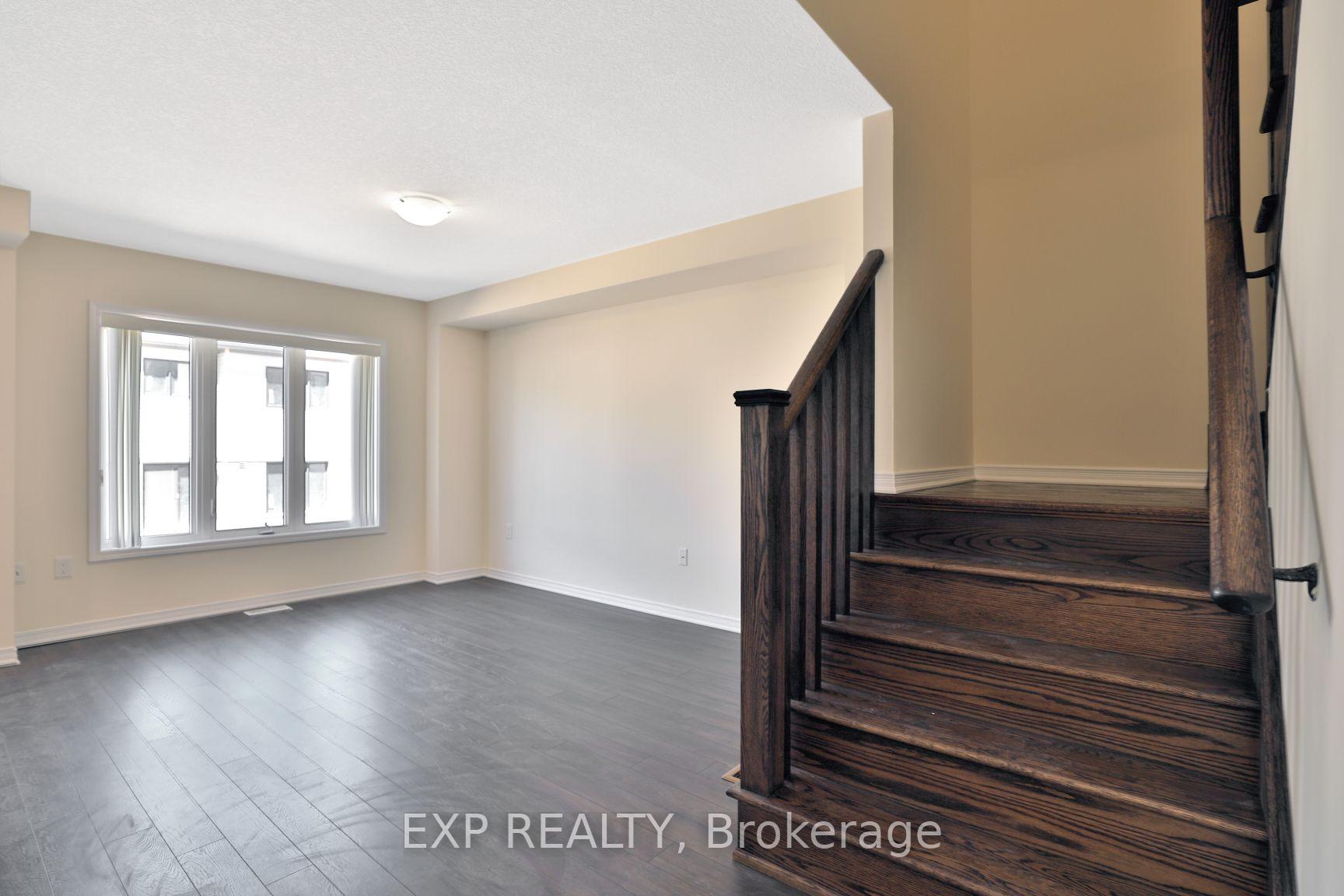 Photo 5 of 7 Pagebrook Crescent, Hamilton, Stoney Creek — HOMEH