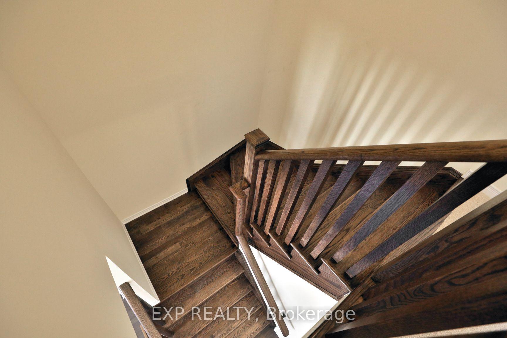 Photo 21 of 7 Pagebrook Crescent, Hamilton, Stoney Creek — HOMEH
