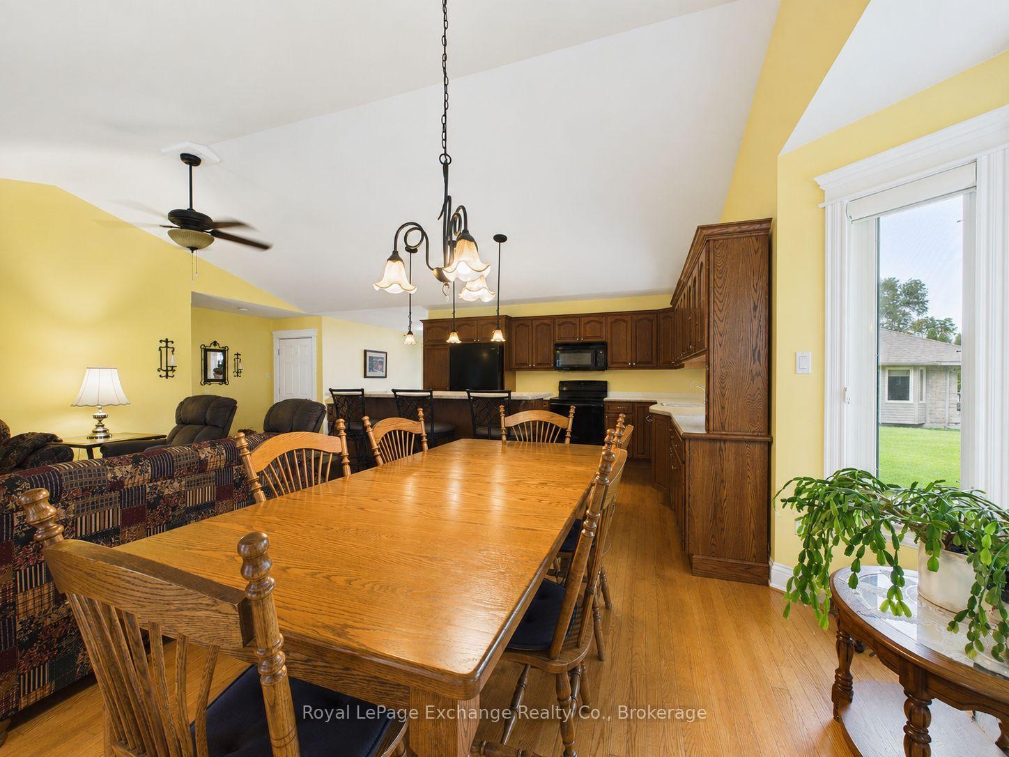 Photo 7 of 651 Pipers Court, Kincardine — HOMEH