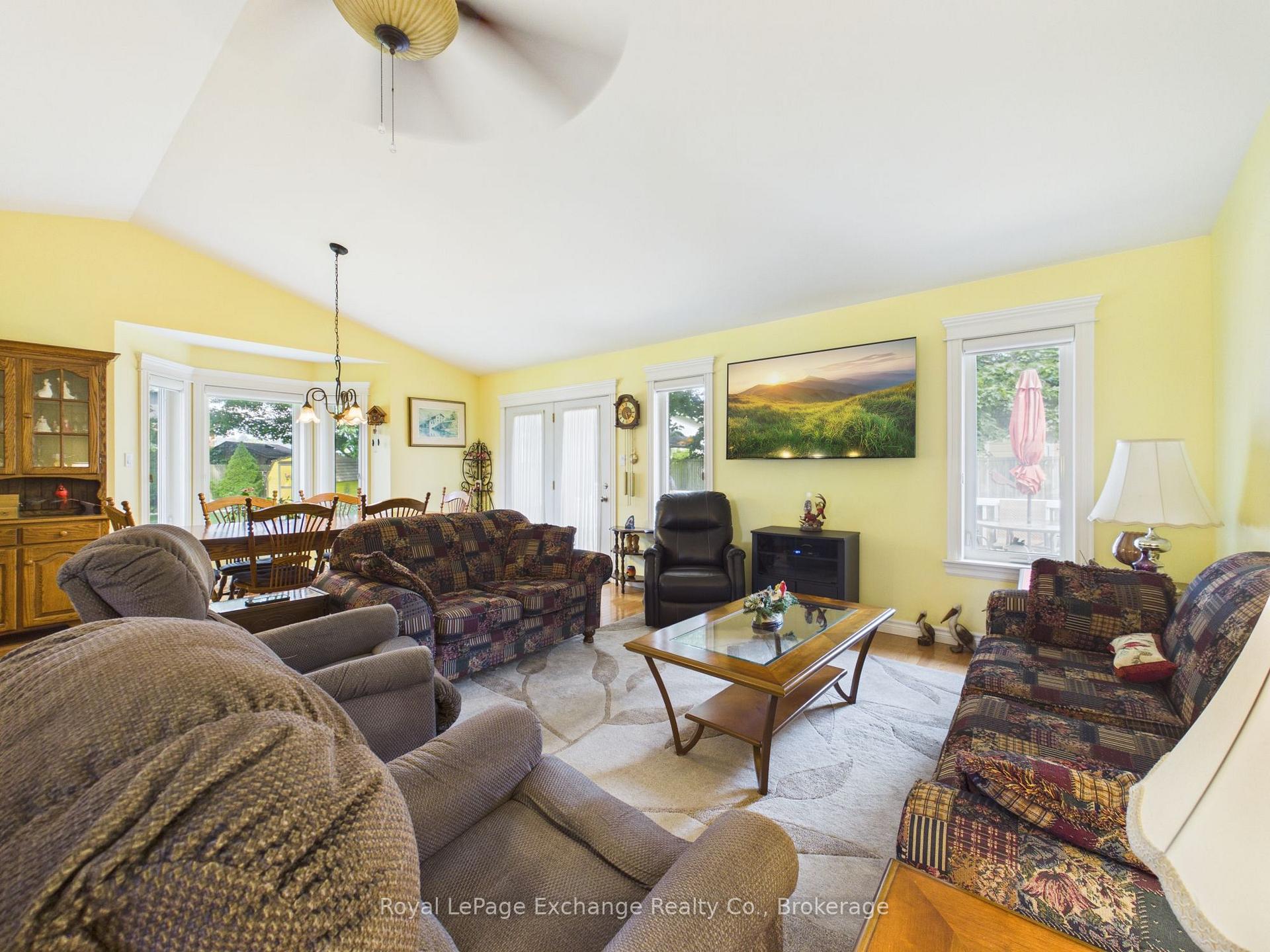 Photo 9 of 651 Pipers Court, Kincardine — HOMEH
