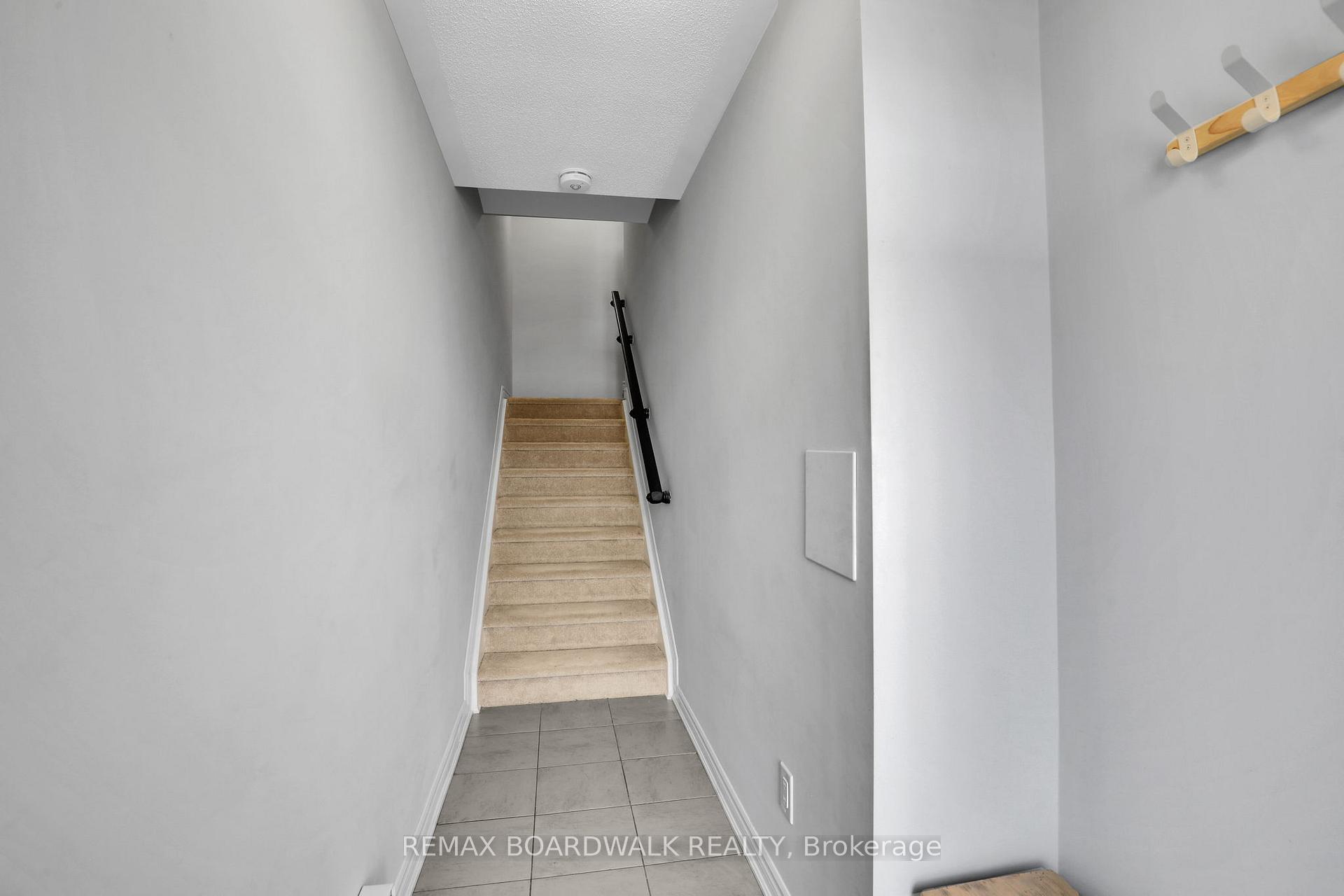Photo 9 of 810 Mikinak Road, Ottawa, CFB Rockcliffe and Area — HOMEH