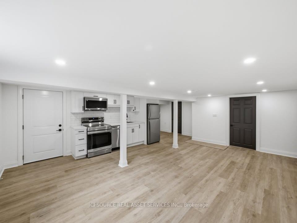 Photo 4 of Unit 1, 647 Limeridge Road E, Hamilton, Thorner — HOMEH