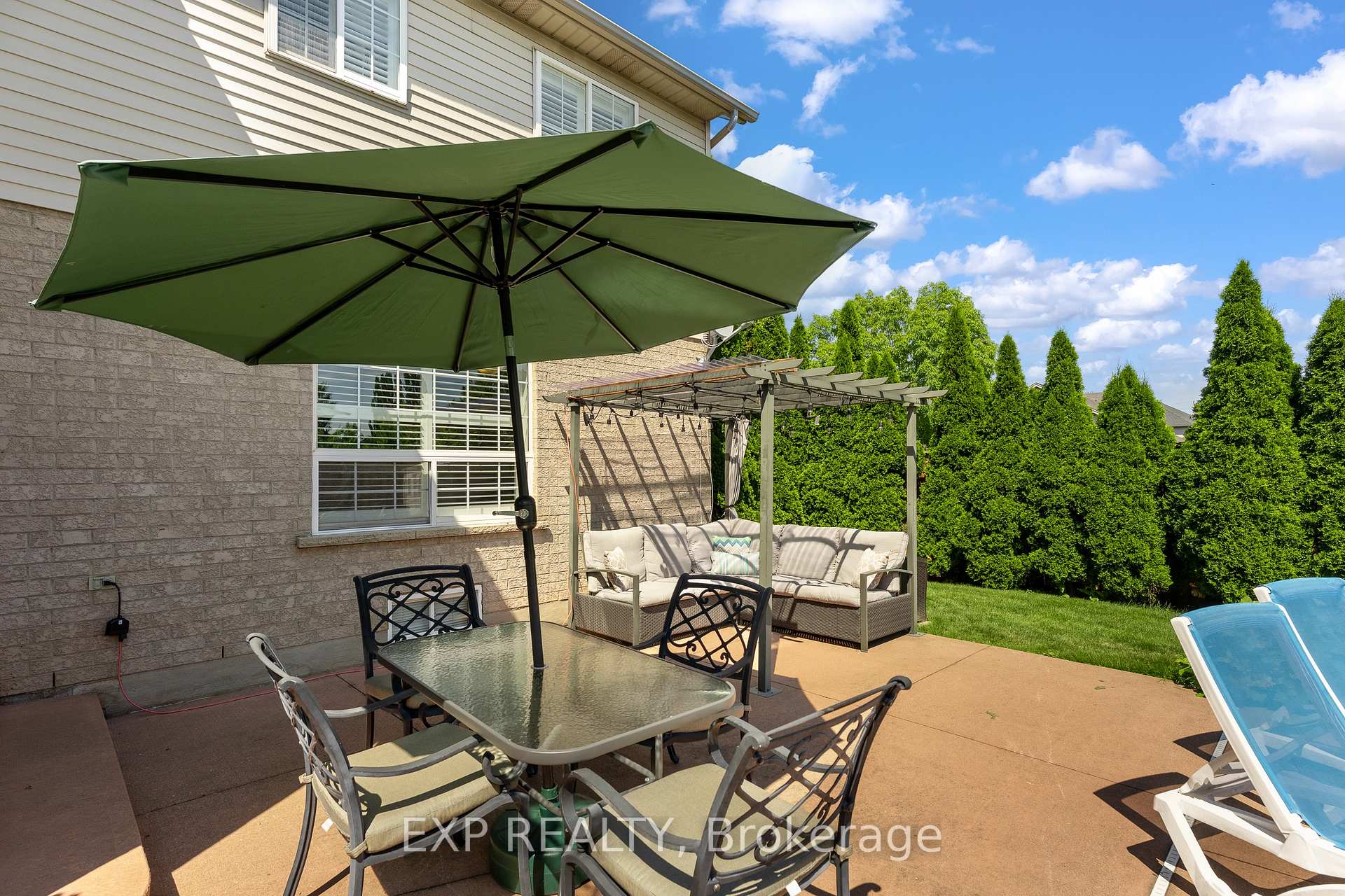 Photo 13 of 57 Goodman Crescent, St. Catharines, Rykert/Vansickle — HOMEH