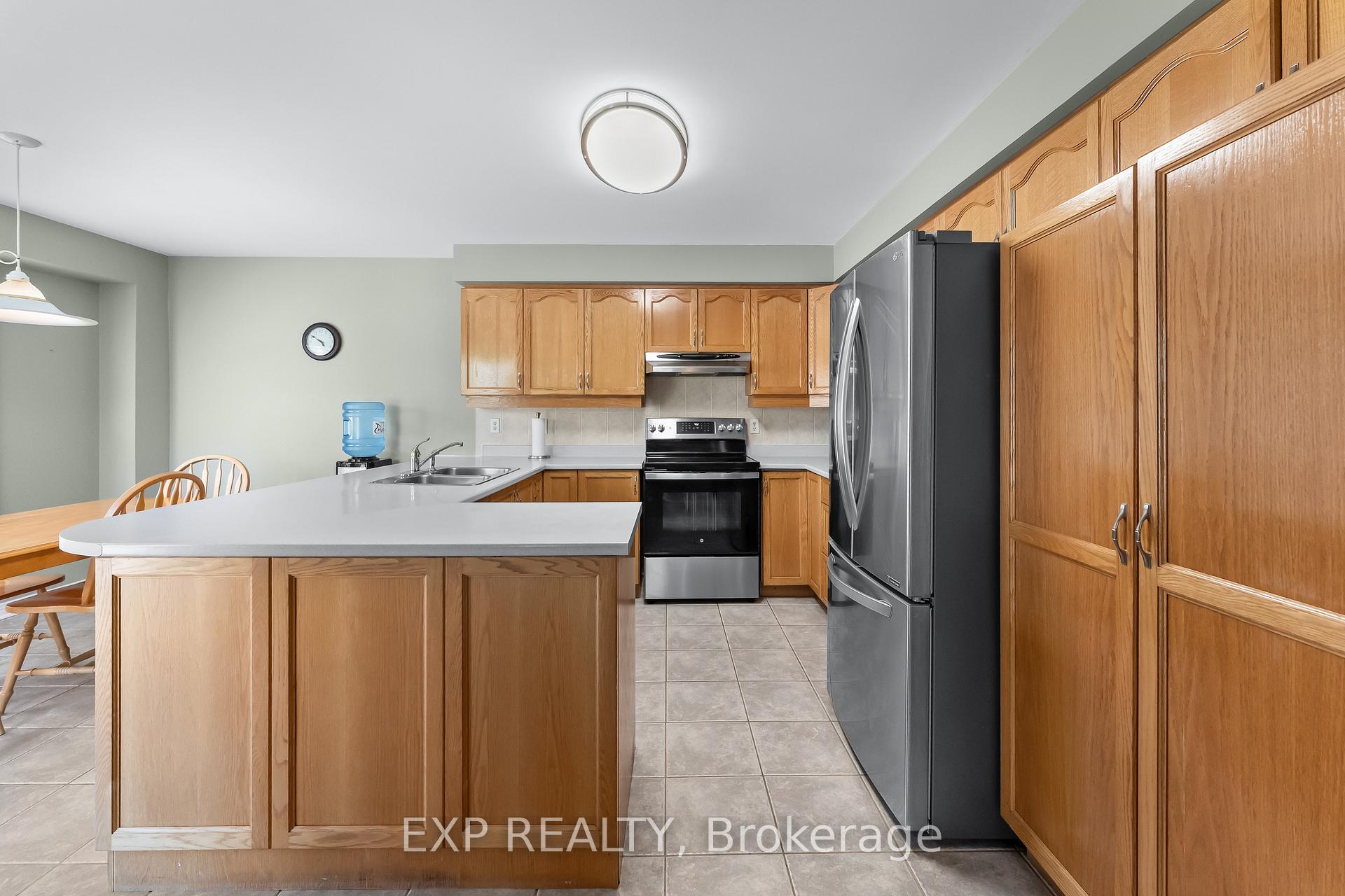 Photo 41 of 57 Goodman Crescent, St. Catharines, Rykert/Vansickle — HOMEH