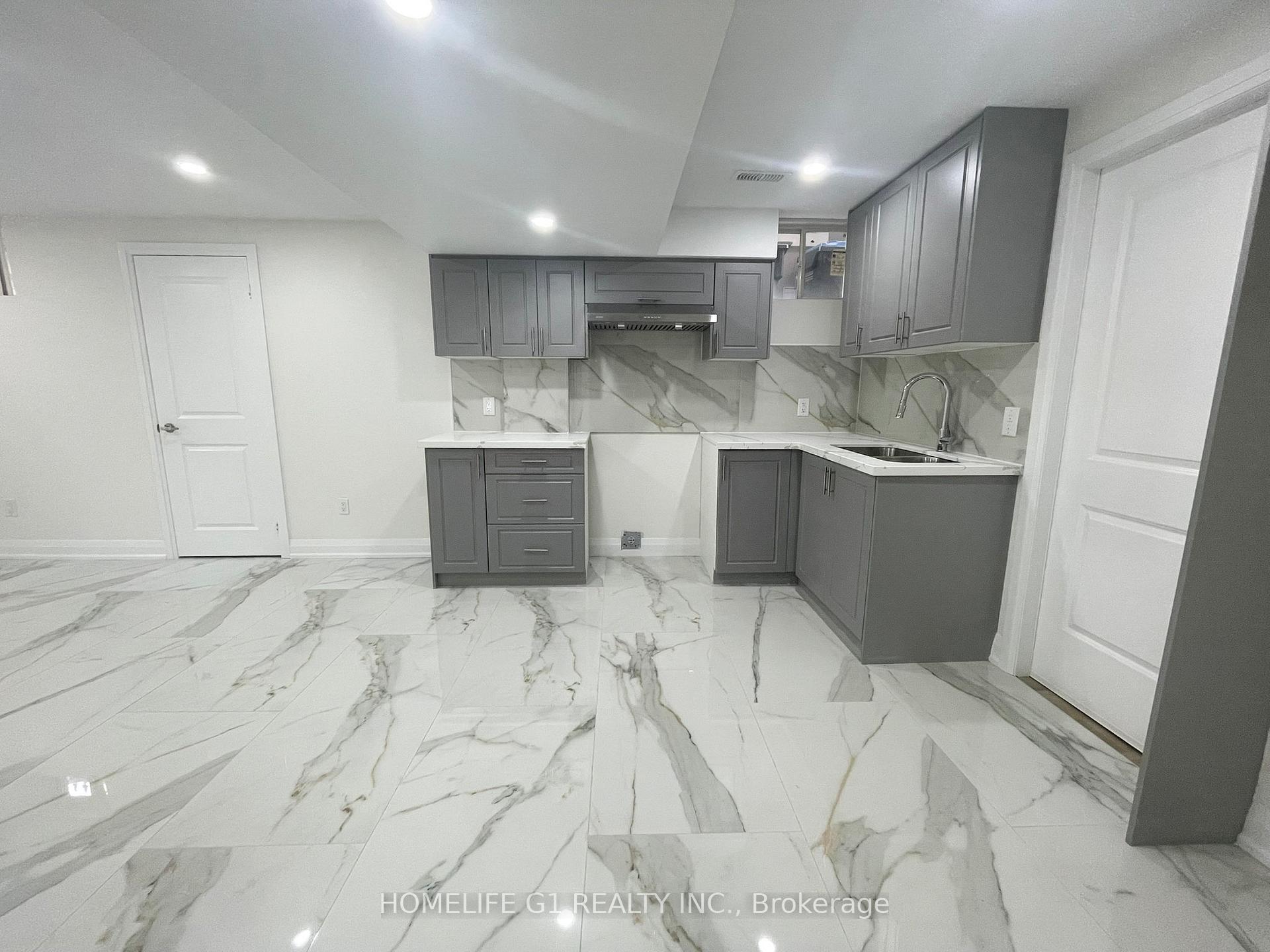 Photo 4 of 65 Lola Crescent, Brampton, Northwest Brampton — HOMEH