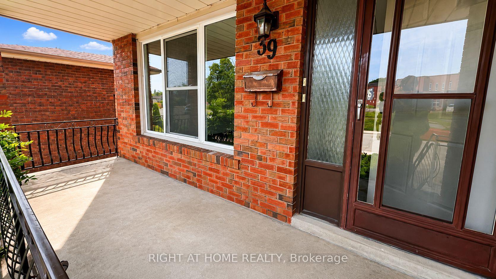 Photo 2 of Unit UPPER, 39 Lisgar Court, Hamilton, Lisgar — HOMEH