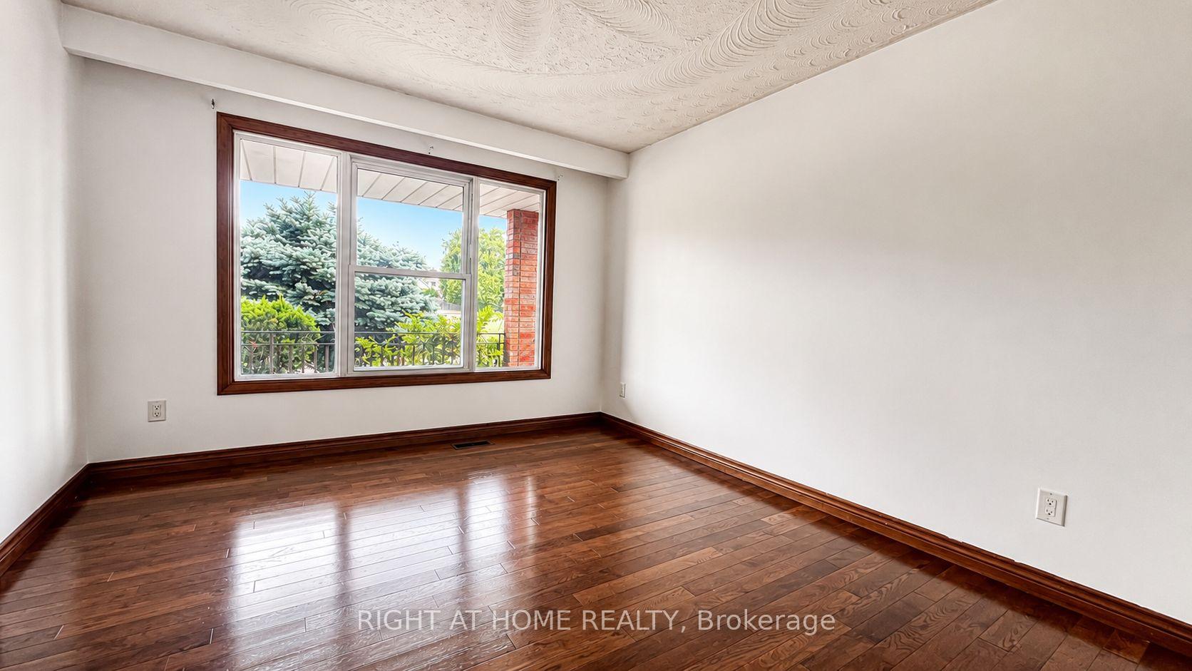 Photo 4 of Unit UPPER, 39 Lisgar Court, Hamilton, Lisgar — HOMEH