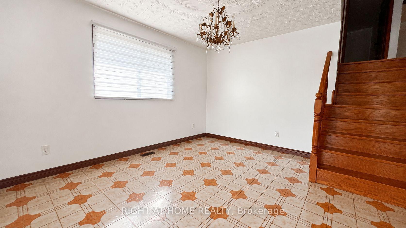 Photo 6 of Unit UPPER, 39 Lisgar Court, Hamilton, Lisgar — HOMEH