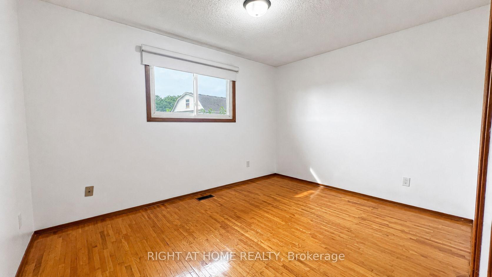 Photo 12 of Unit UPPER, 39 Lisgar Court, Hamilton, Lisgar — HOMEH