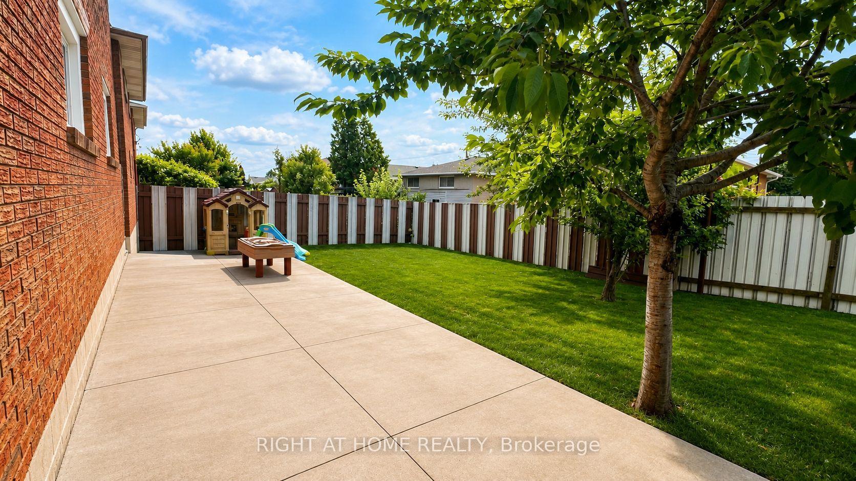 Photo 17 of Unit UPPER, 39 Lisgar Court, Hamilton, Lisgar — HOMEH