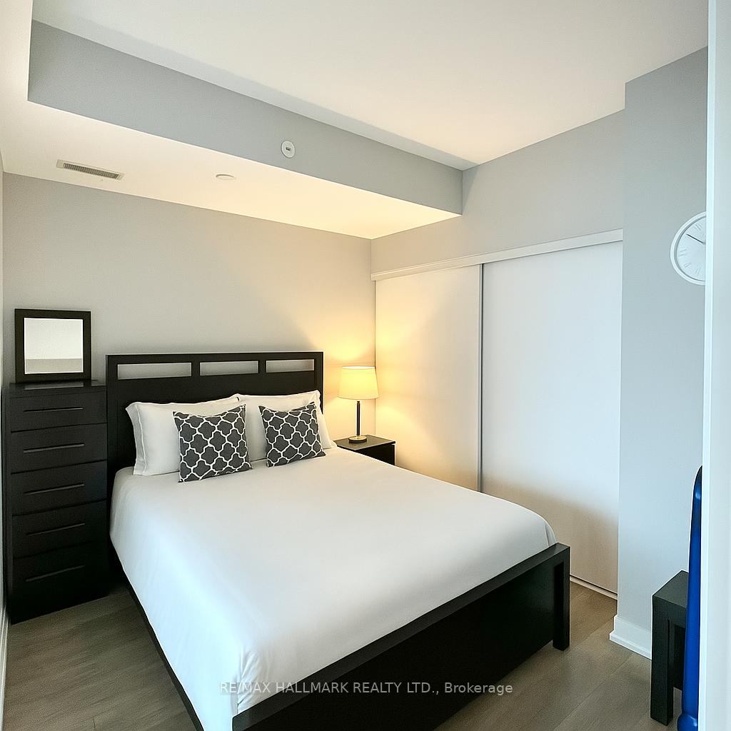 Photo 6 of Unit 2507, 210 Simcoe Street, Toronto, Kensington-Chinatown — HOMEH