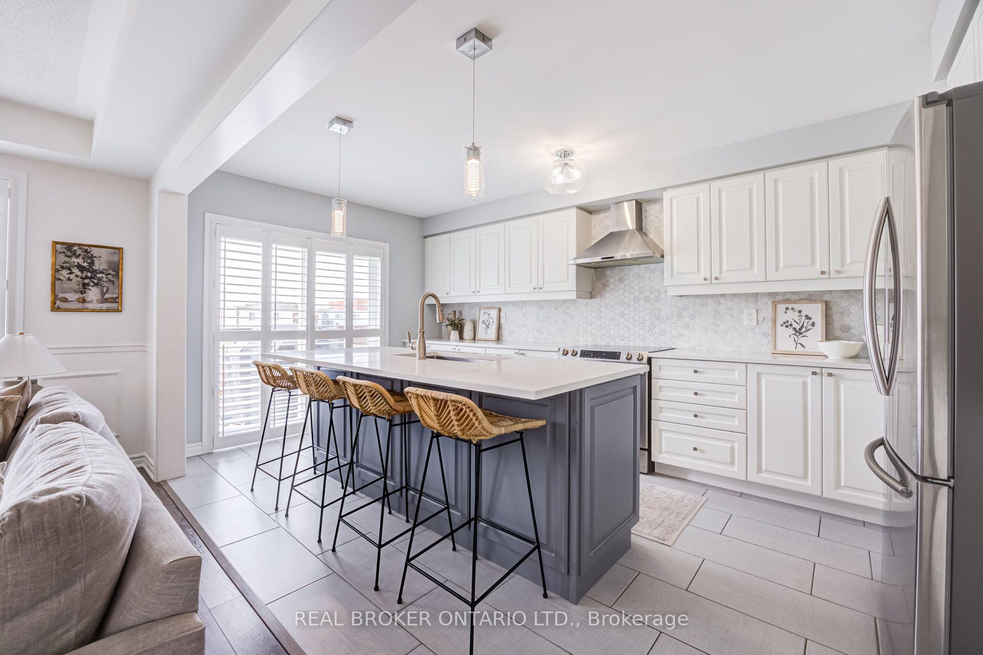 Photo 14 of 1178 Duignan Crescent, Milton, Ford — HOMEH
