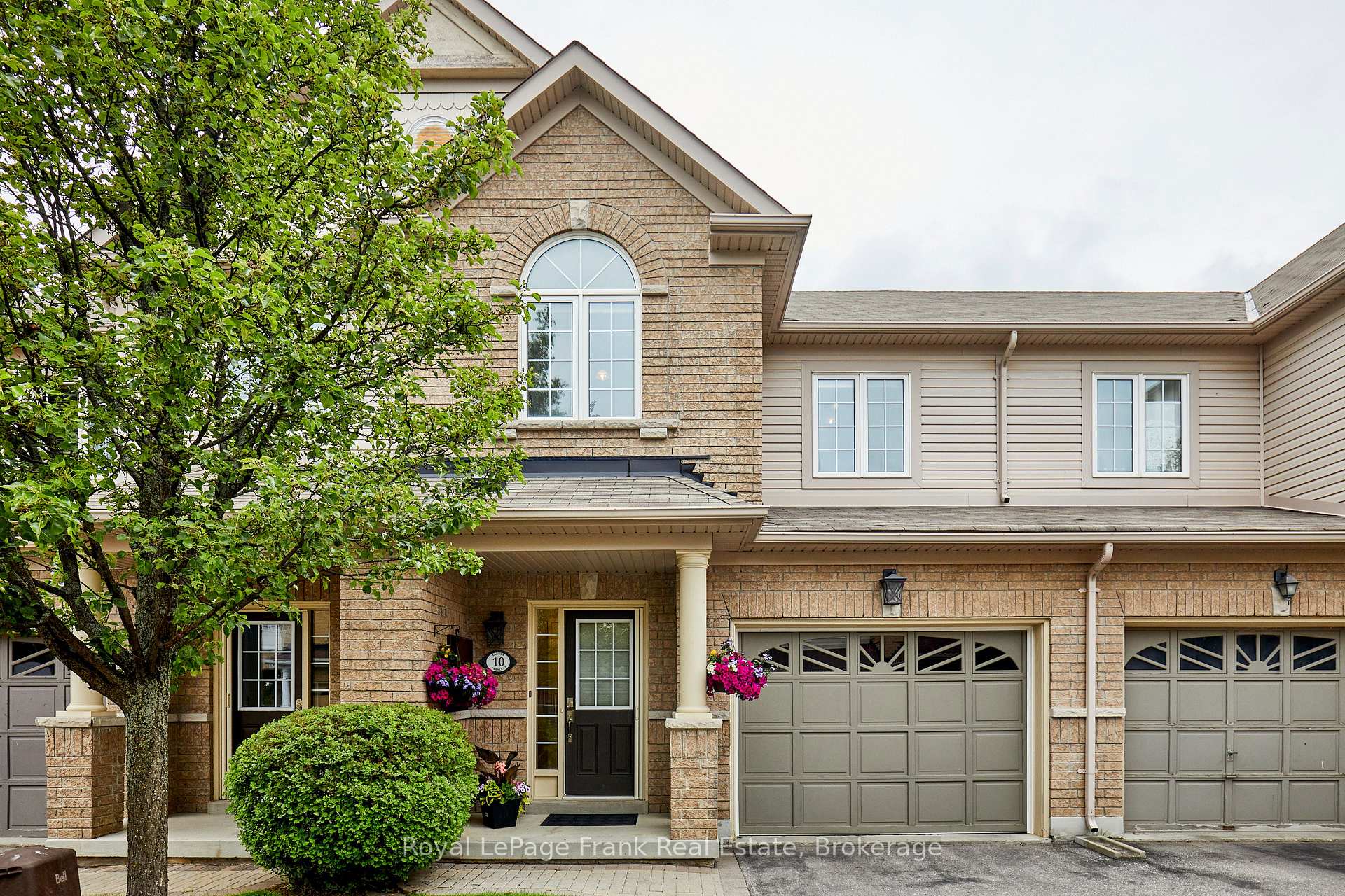 Photo 1 of 10 Lander Crescent, Clarington, Bowmanville — HOMEH