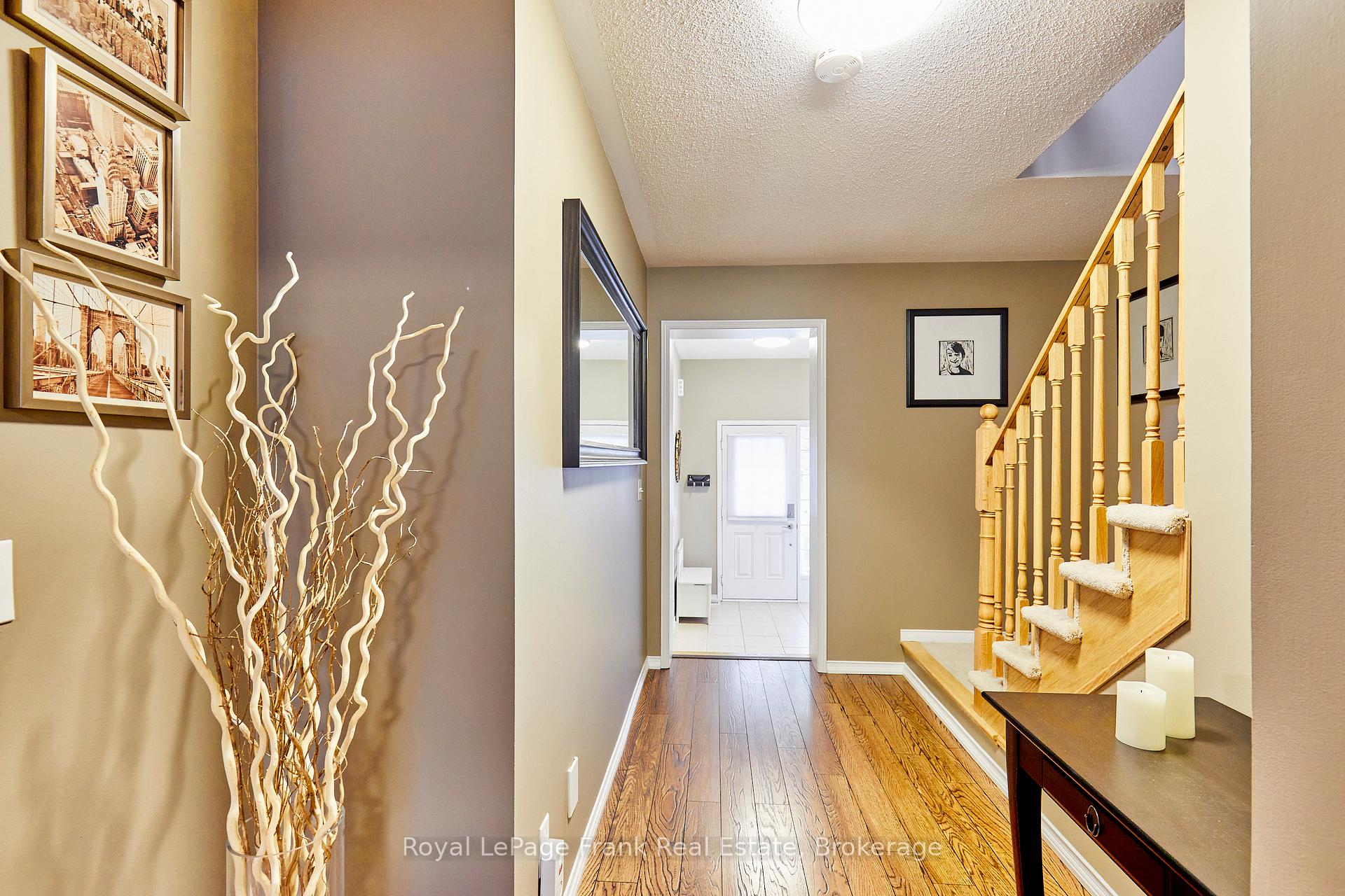 Photo 10 of 10 Lander Crescent, Clarington, Bowmanville — HOMEH