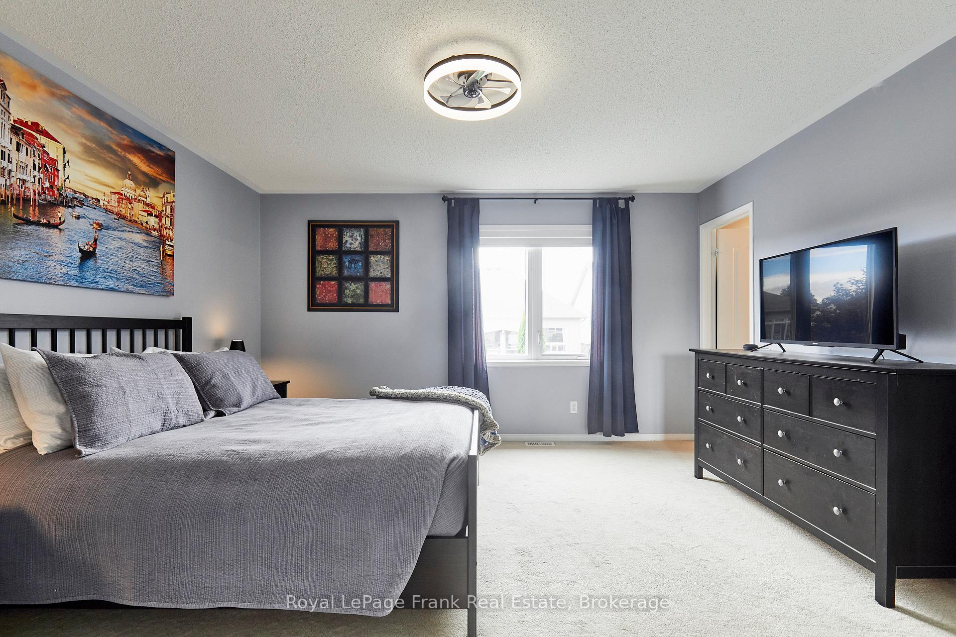 Photo 24 of 10 Lander Crescent, Clarington, Bowmanville — HOMEH