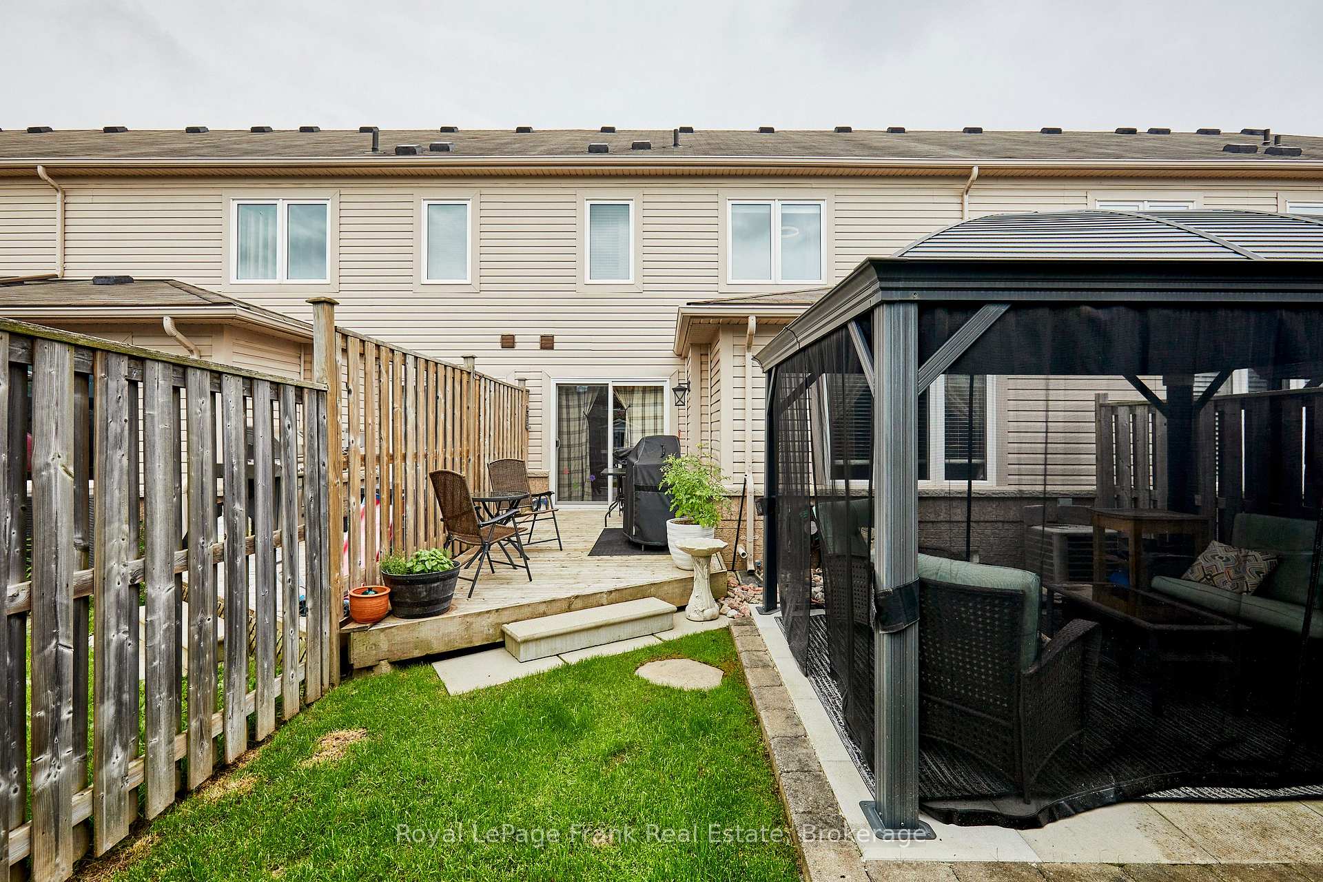 Photo 33 of 10 Lander Crescent, Clarington, Bowmanville — HOMEH