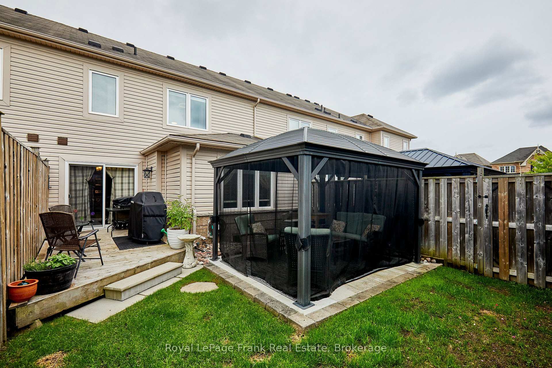 Photo 35 of 10 Lander Crescent, Clarington, Bowmanville — HOMEH