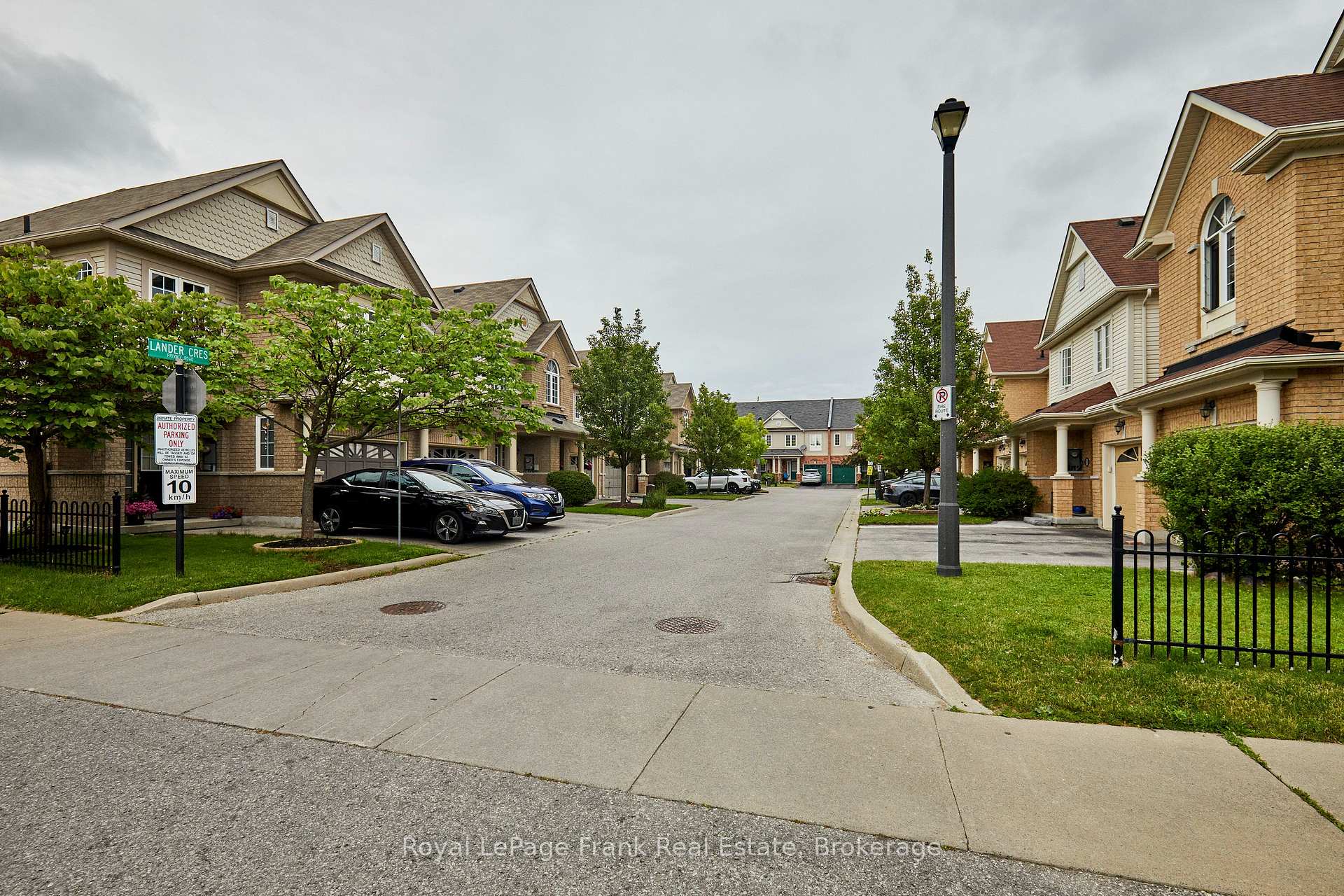 Photo 40 of 10 Lander Crescent, Clarington, Bowmanville — HOMEH