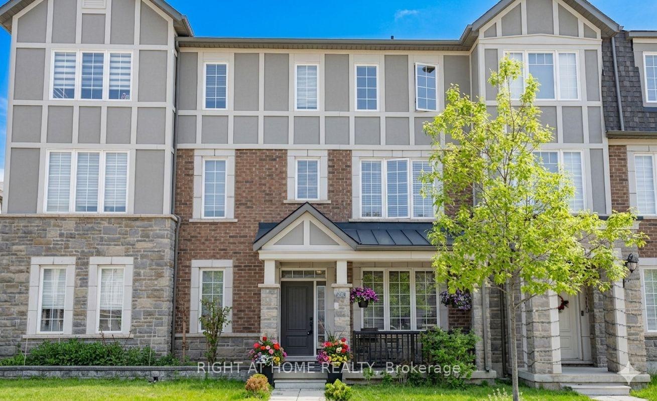 Photo 2 of 3315 Vardon Way, Oakville, Glenorchy — HOMEH