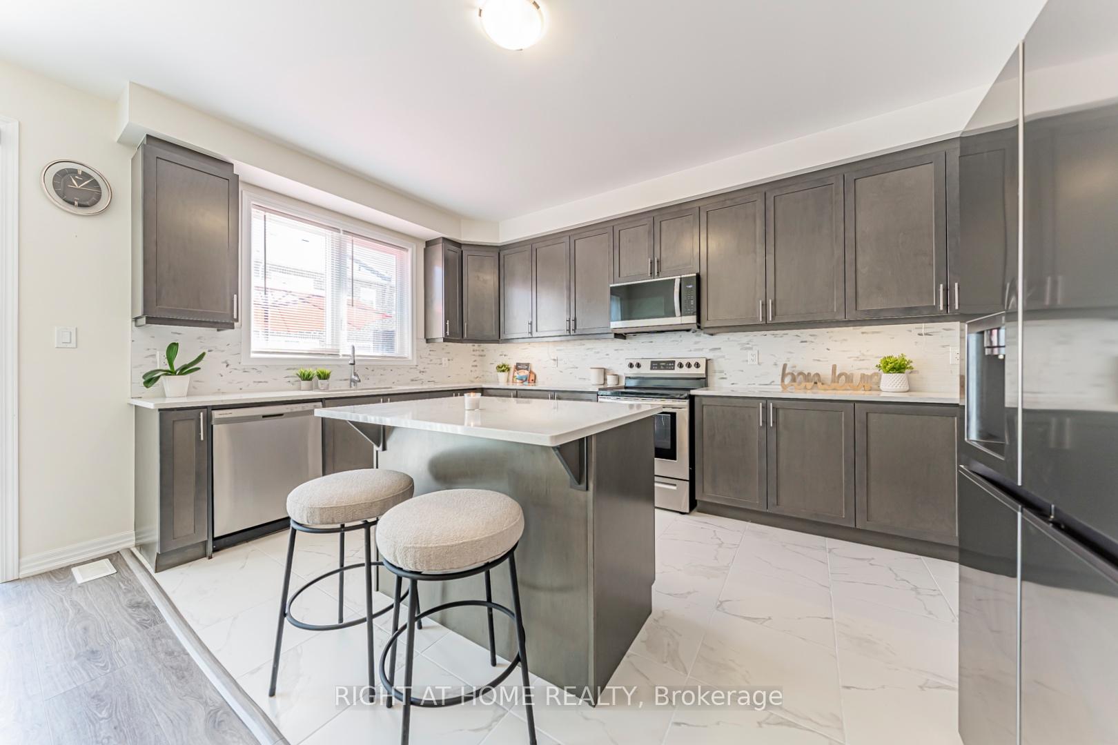 Photo 9 of 3315 Vardon Way, Oakville, Glenorchy — HOMEH